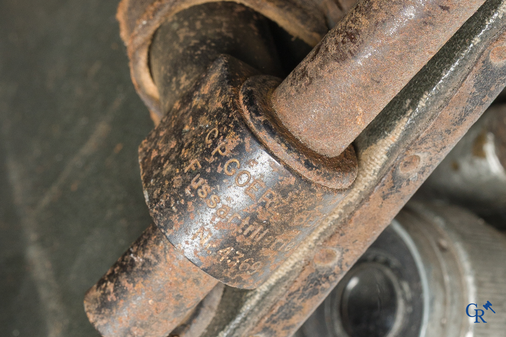 Militaria. Duitse militaire schaarverrekijker of Scherenfernrohr WWI in opbergkist en een Duits militair document WWII.