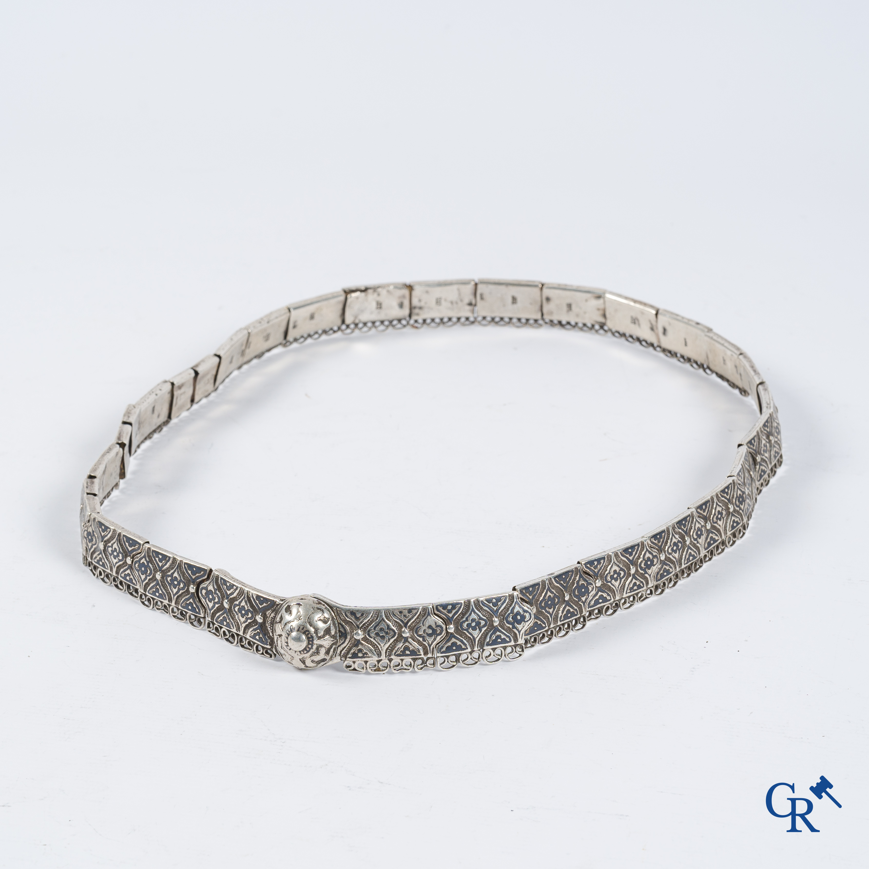 Russisch zilver. Ceremoniële riem in niello zilver. 84 zolotnik. Meestermerk MA voor M. Dmitriev op iedere schakel.