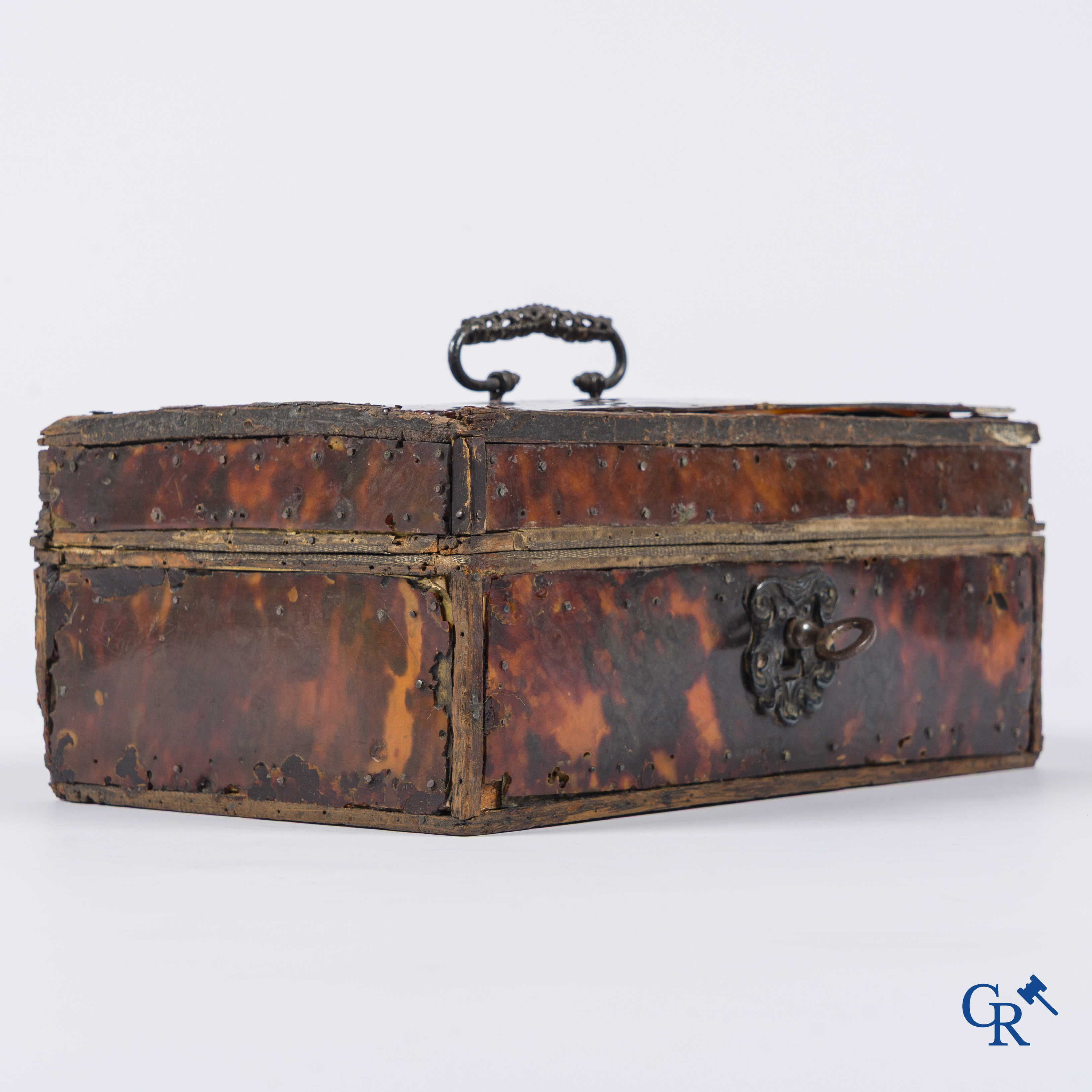 France, 17th century. Tortoise-shell box with silver frames. Louis XIV.