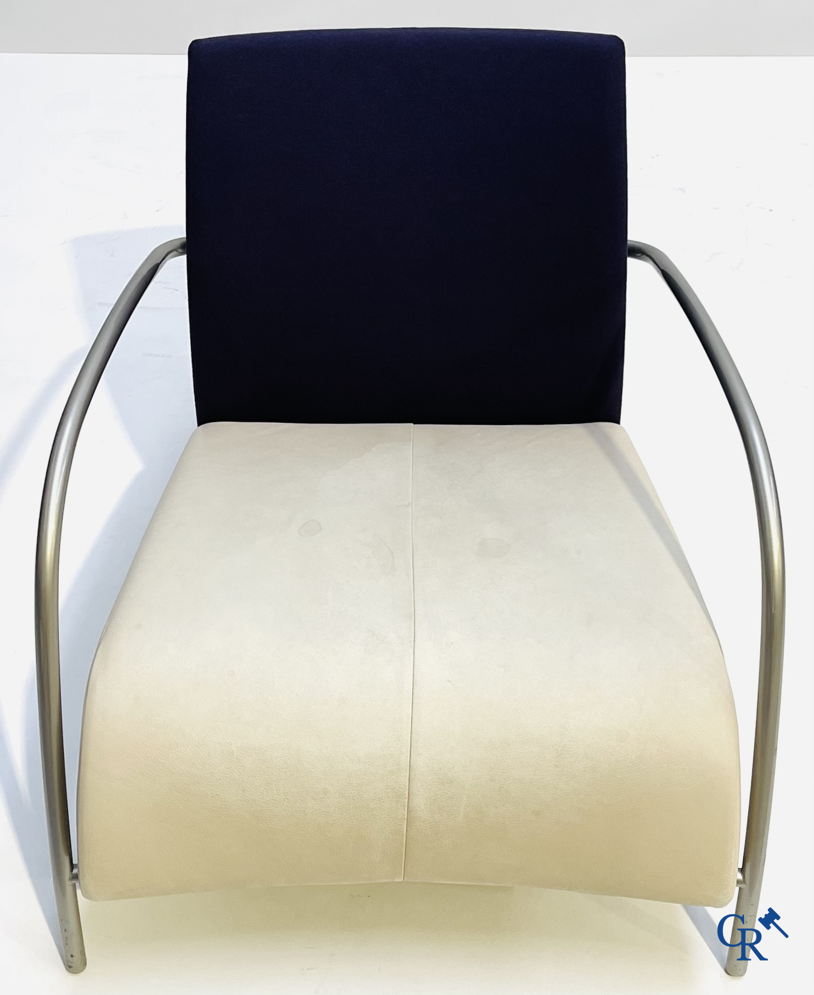 Gijs Papavoine (1949) Een set van 3 Lomas Easy Armchairs in leder en stof. Circa 1990.