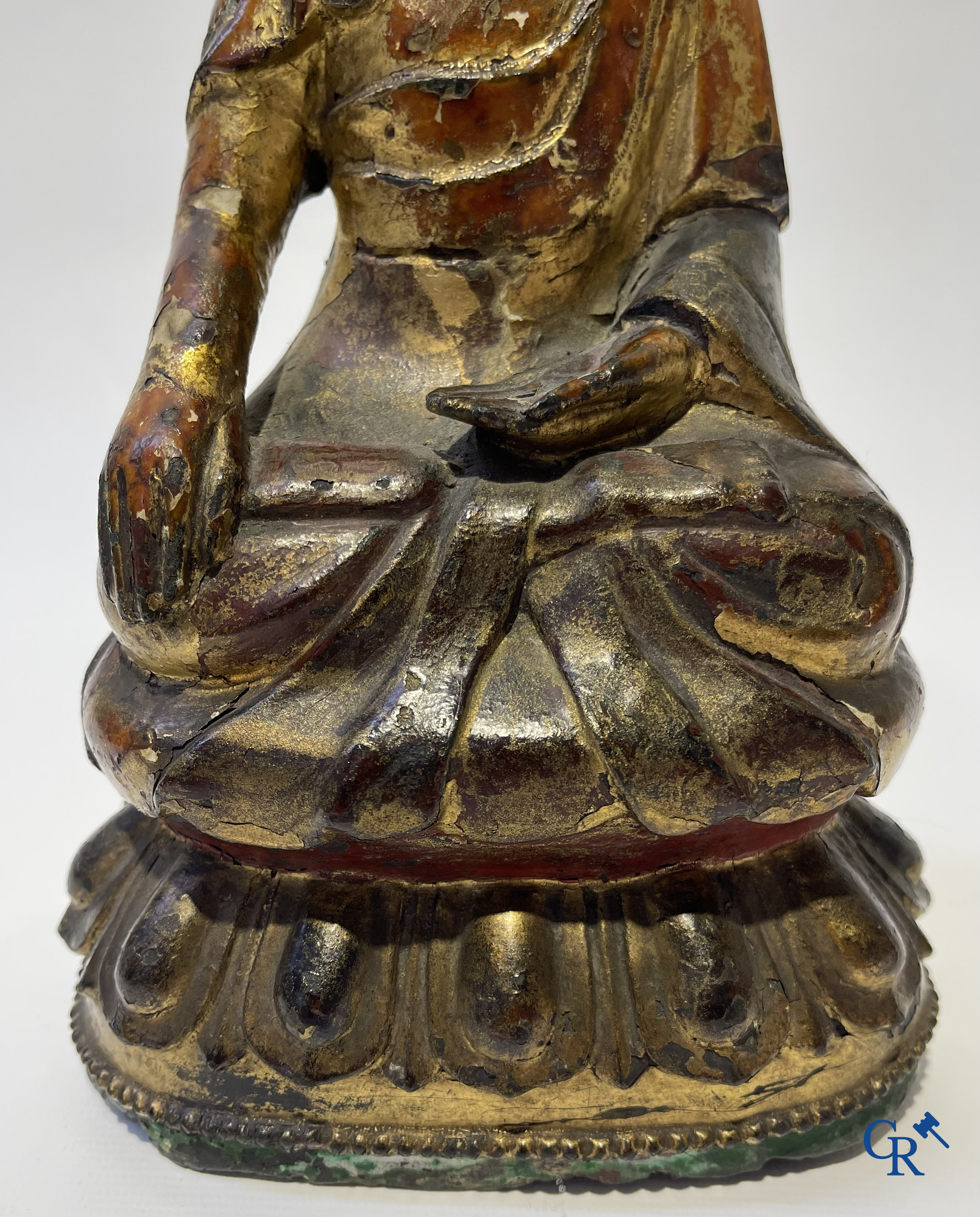 Aziatica, Een Sino-Tibetaanse vergulde bronzen Boeddha. 17e-18e eeuw.