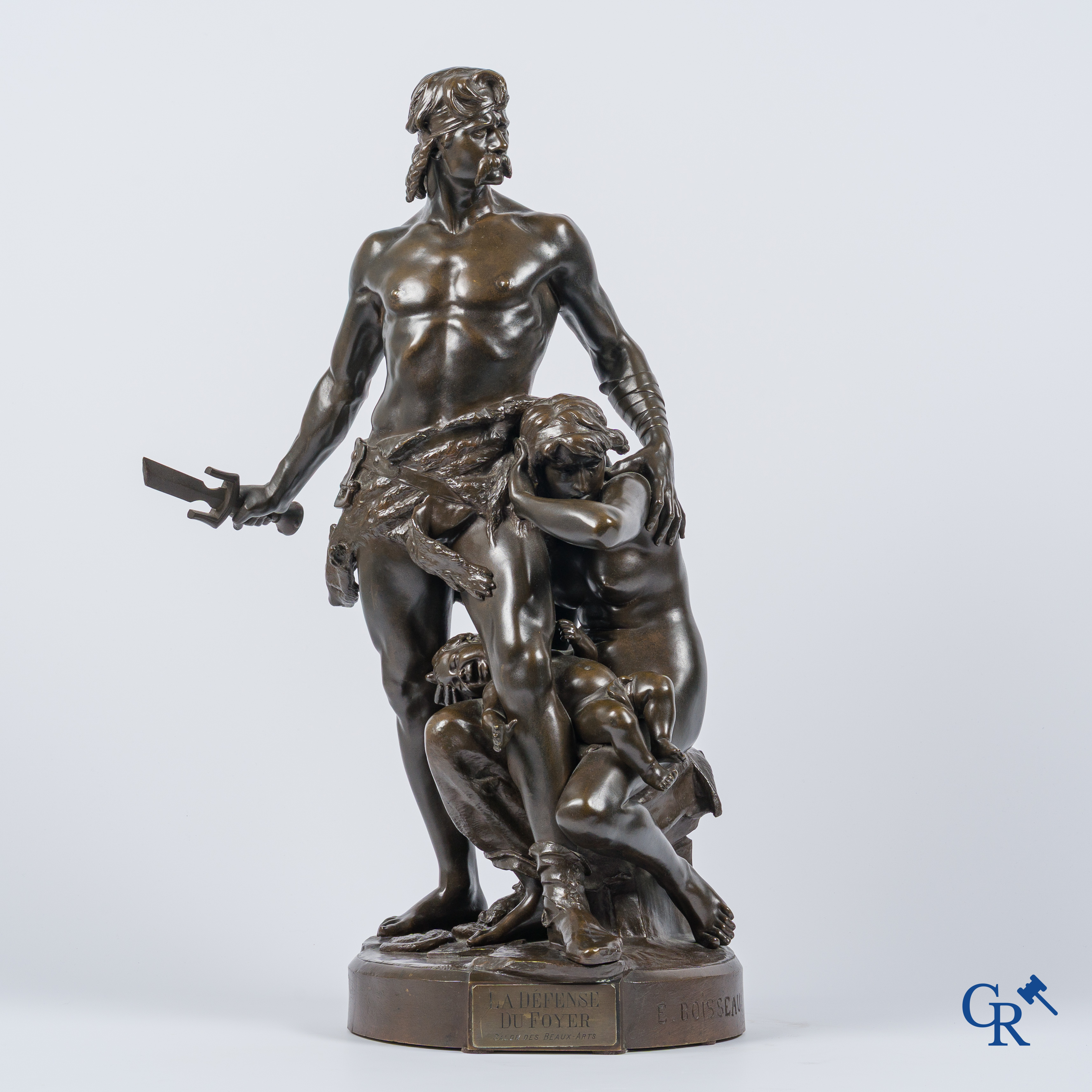 Emile André Boisseau (1842-1923) La défense du foyer. Salon des Beaux Art. Gieterijstempel Société des bronzes de Paris.