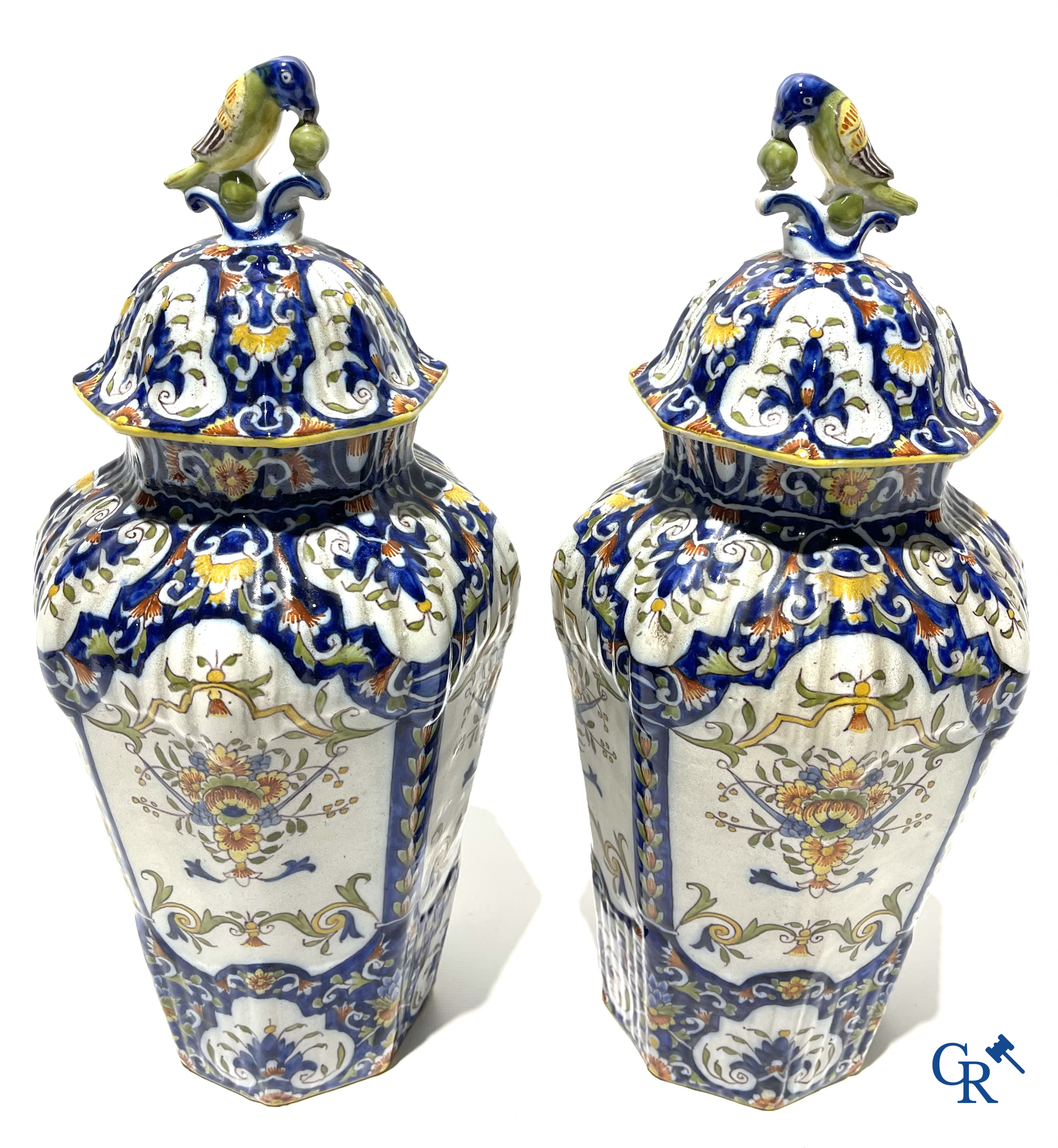 Faience of Rouen, Devres. Interesting and large lot with various polychrome pieces. 19th century.