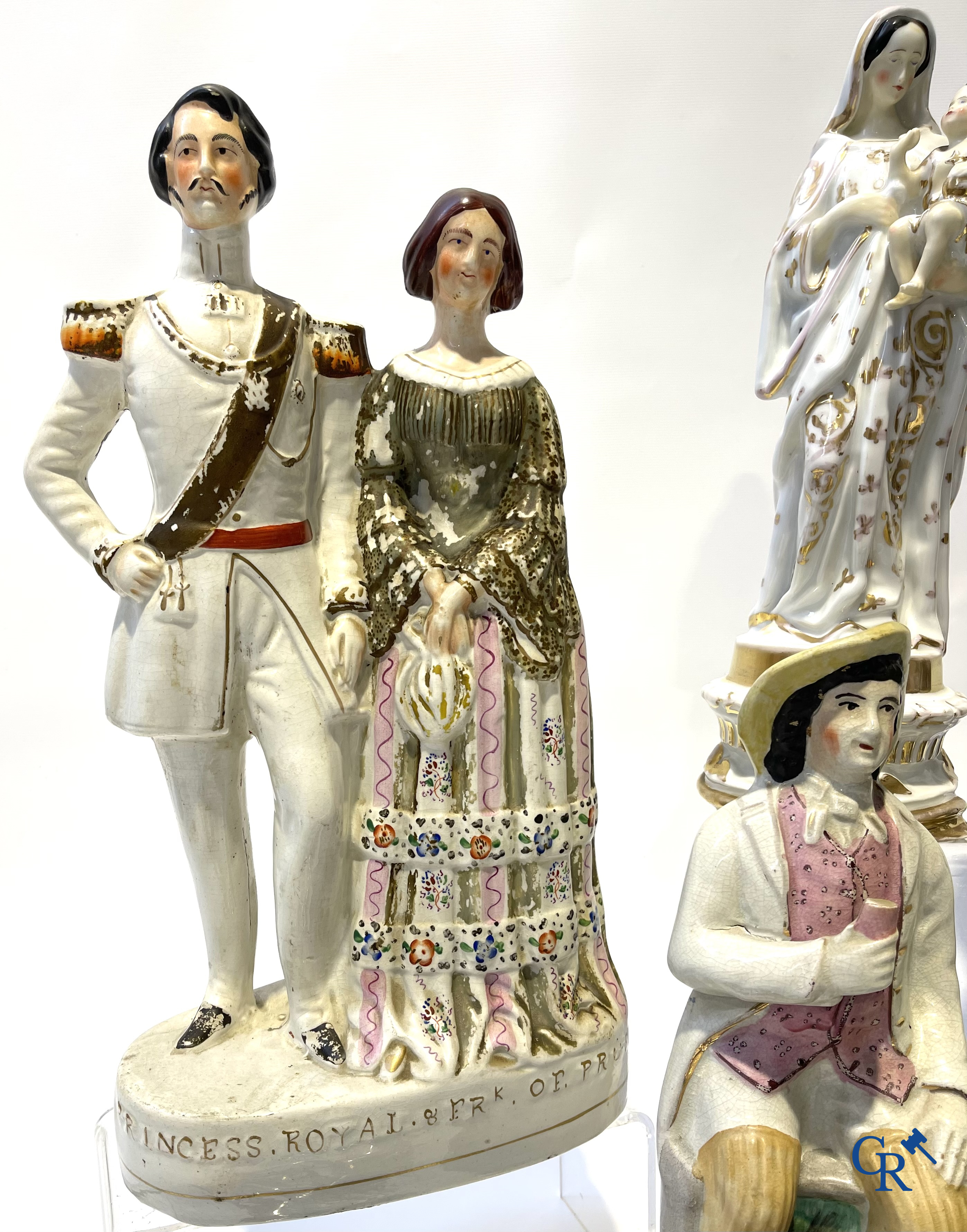 Lot antique items: Stafford, Vieux Paris, Grès, silver-plated cutlery, hunting sword 18th, palm tree Giuseppe Vasari, etc.