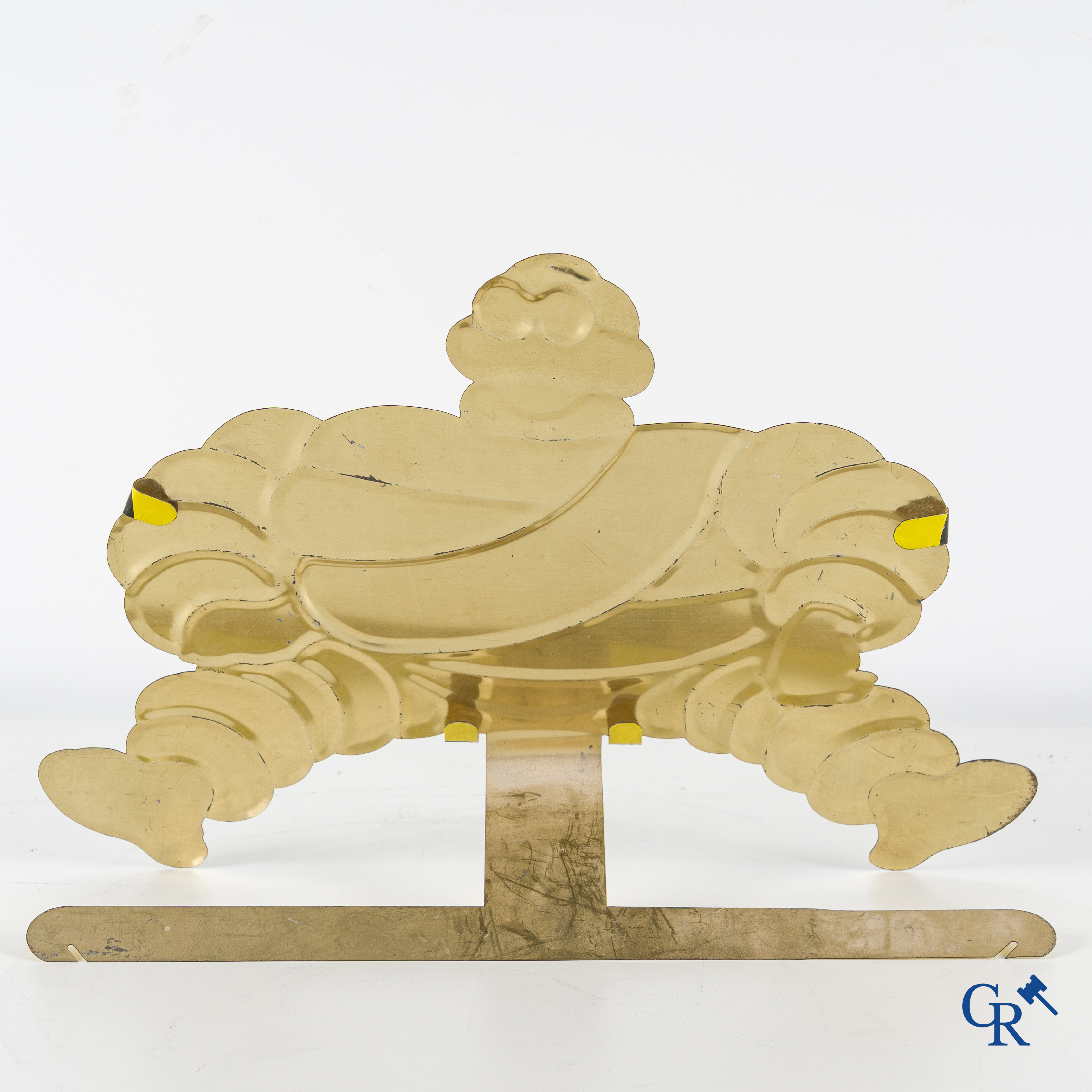 Michelin. Bibendum, amusante publiciteitshouder in relief. Bedrukt blik, Printed in France. 60'er jaren.