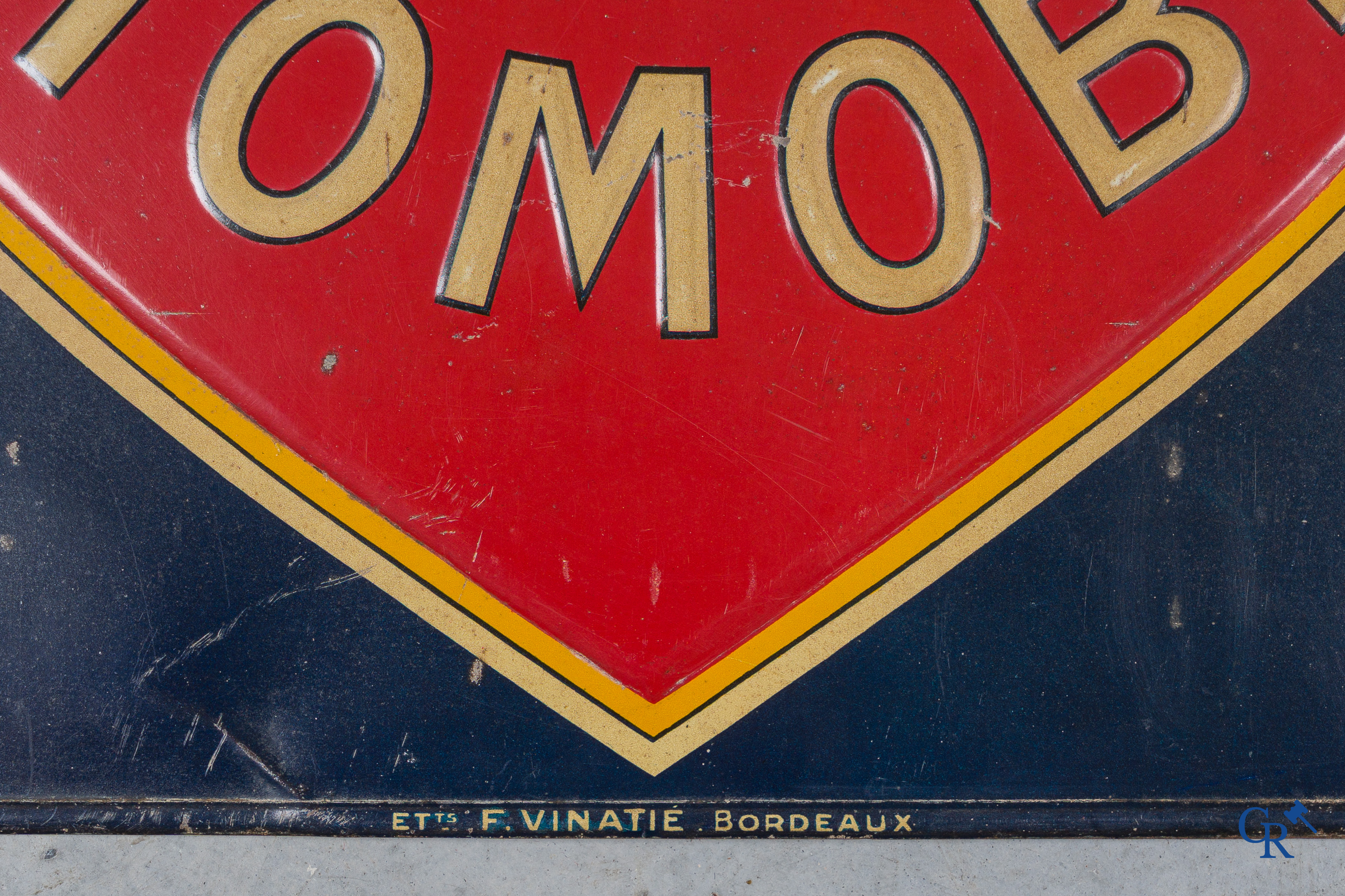 UNA, zeldzaam publiciteitsbord in beschilderd metaal voor de Union Nationale Automobile. Circa 1920.