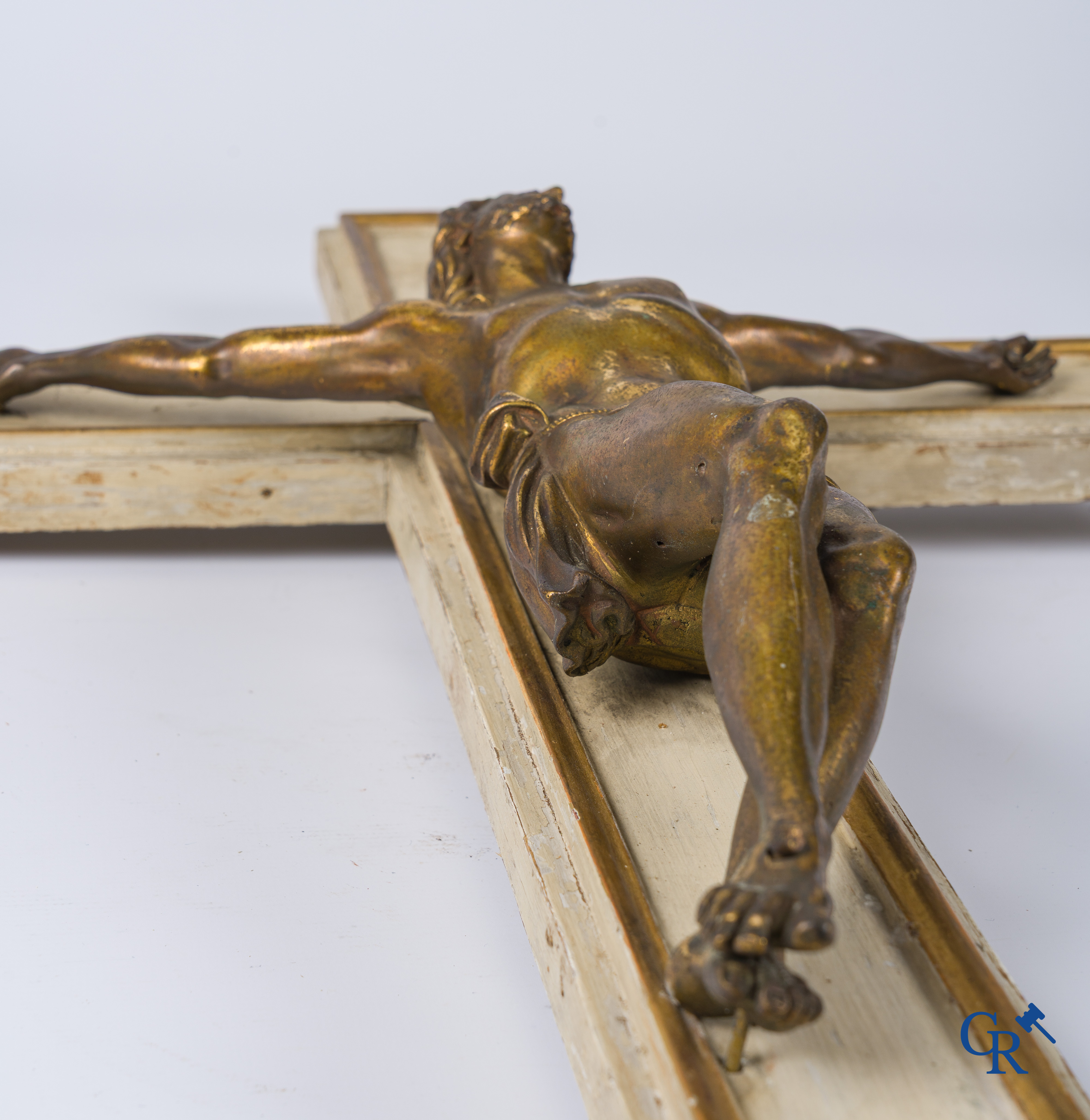 Religious objects, a large gilded bronze corpus, 18th century.