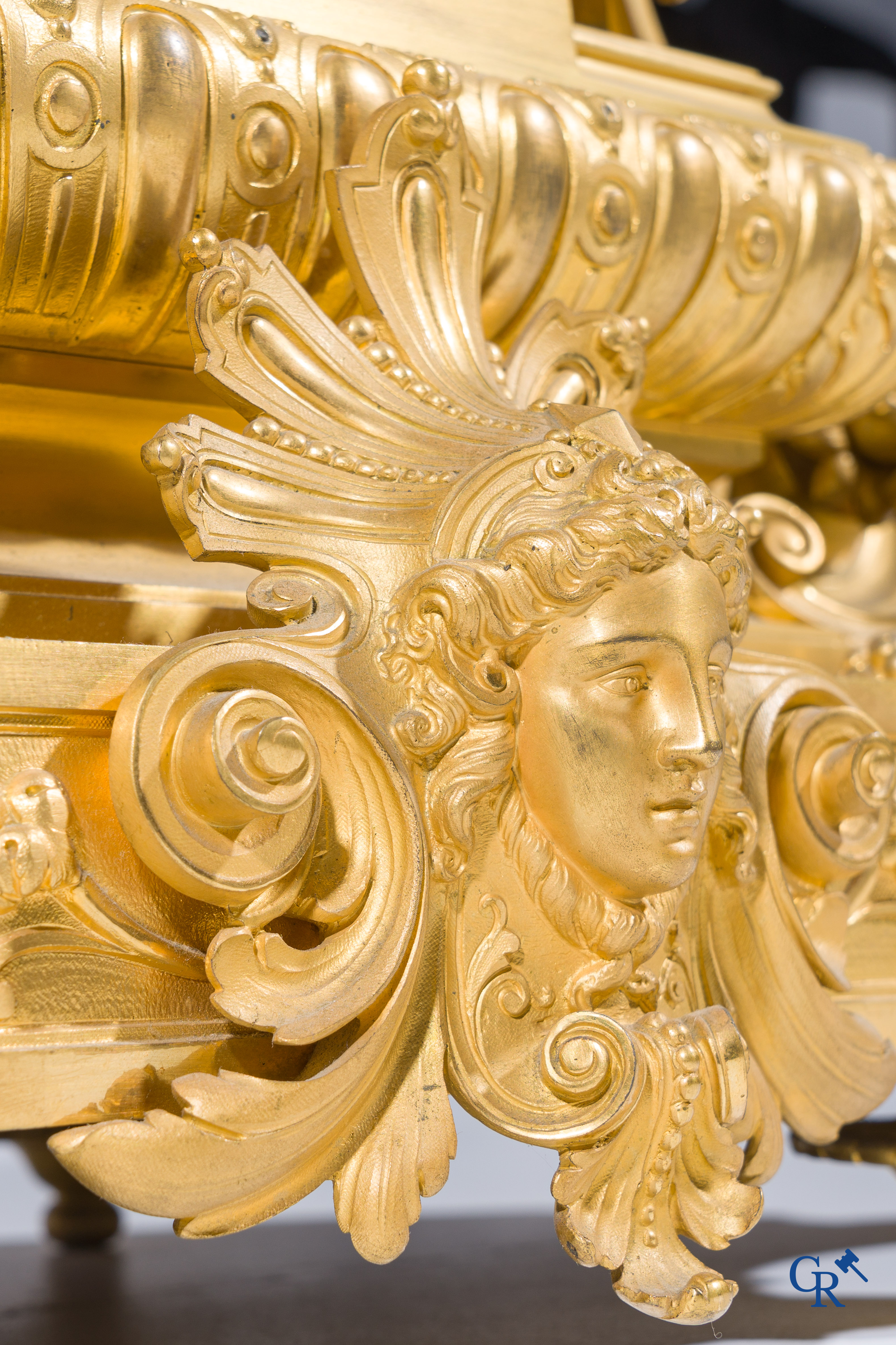 Charpentier & Cie, een imposante 3-delige schouwgarnituur in LXVI-stijl. Napoleon III-periode.