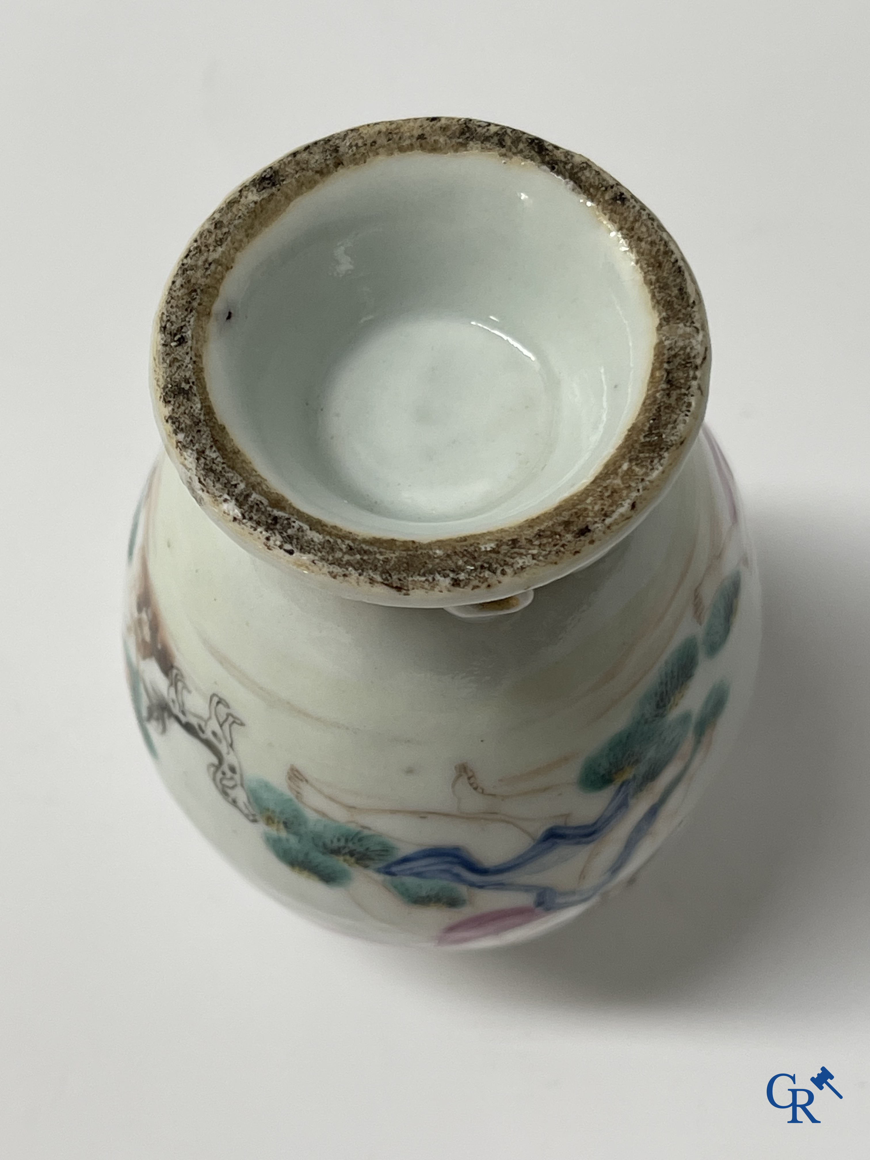 Asian Art, Chinese porcelain. A Chinese famille rose tea caddy with mounts. 18th century.