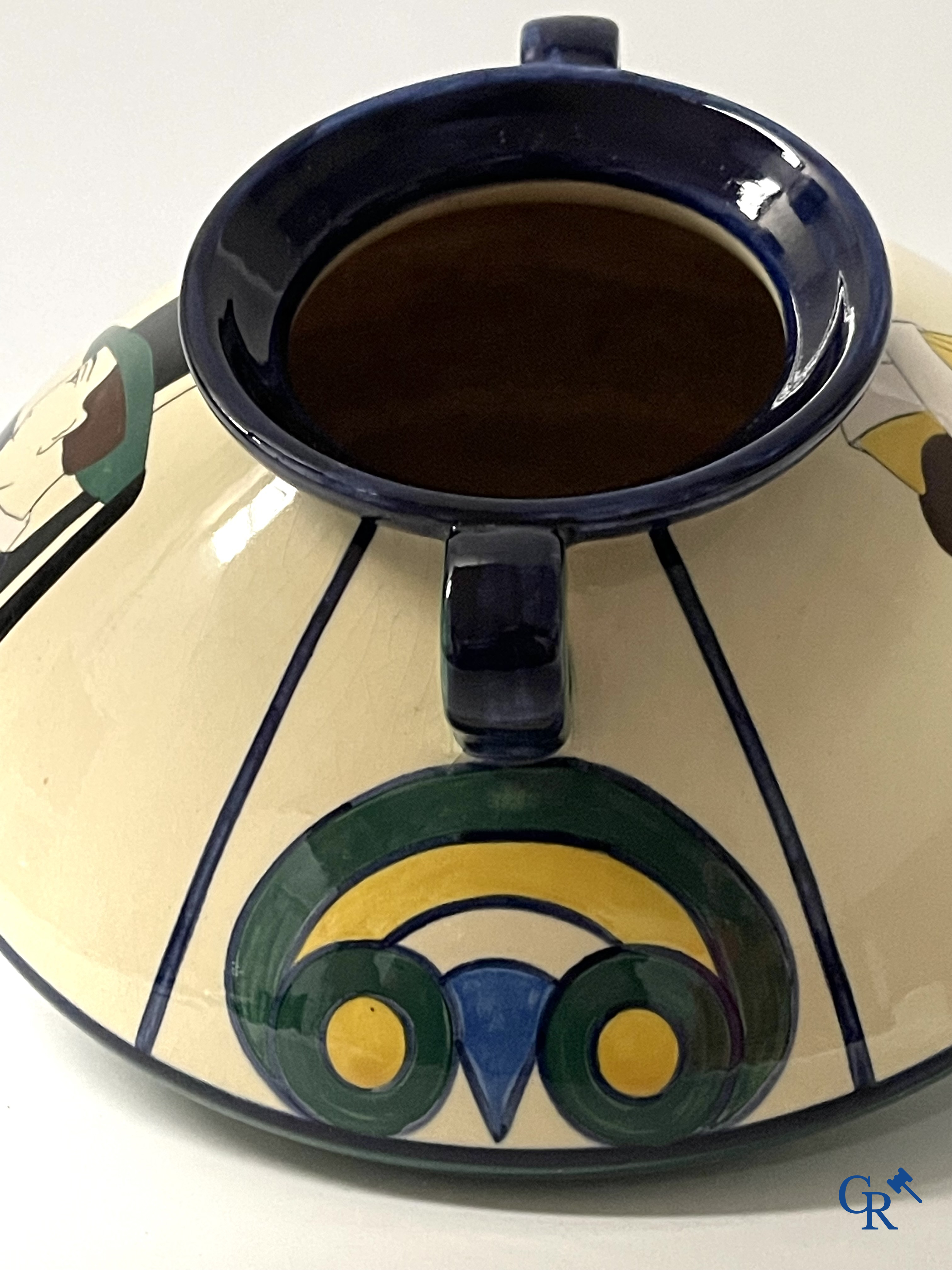 H.B. Quimper, Art Deco vaas met bretoens decor. Circa 1930.