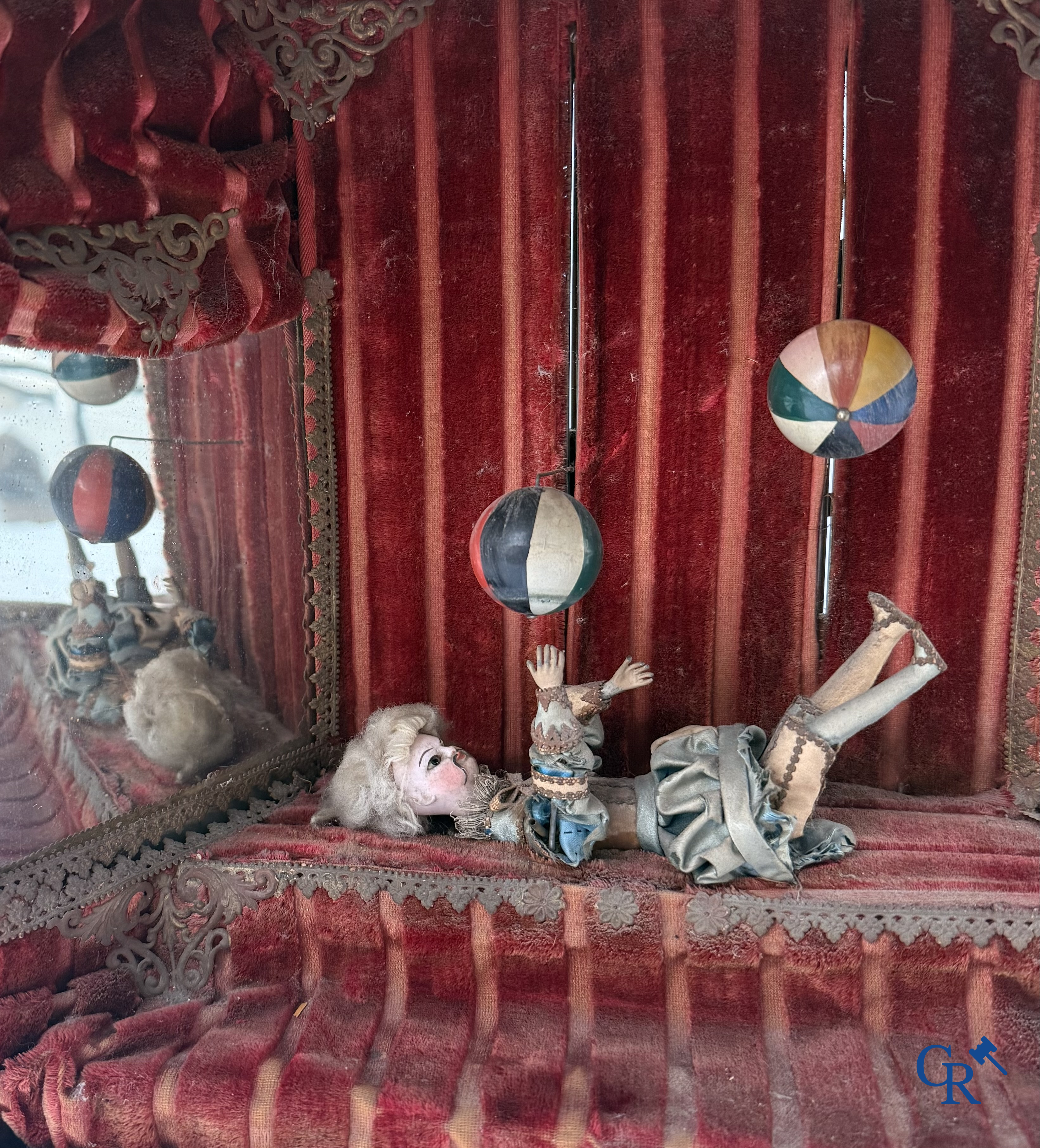 Phalibois, zeldzaam mechanisch geanimeerd diorama met jonglerende acrobaat. Frankrijk circa 1875.