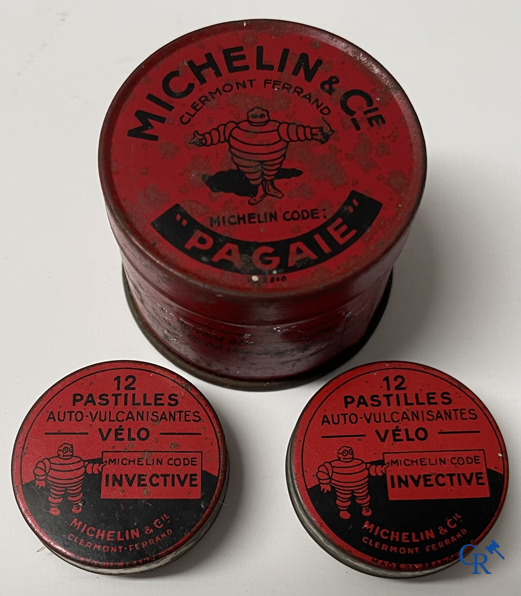 Michelin, an interesting lot with Michelin objects, mainly from the 1920's and 1930's.