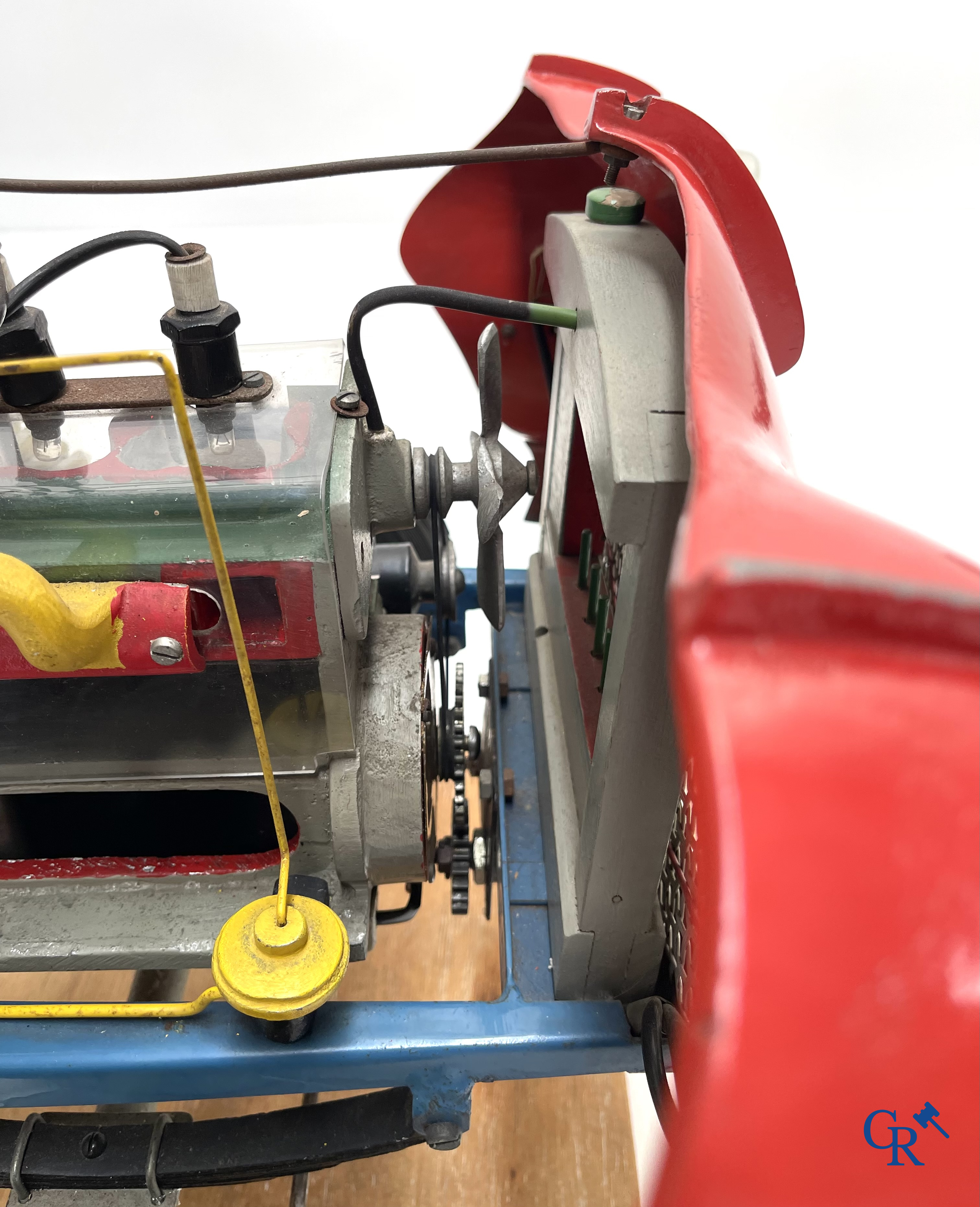 Verkehrs Verlag Remagen, a VVR-150 lesson model for car driving schools. Large model with mainly metal parts.