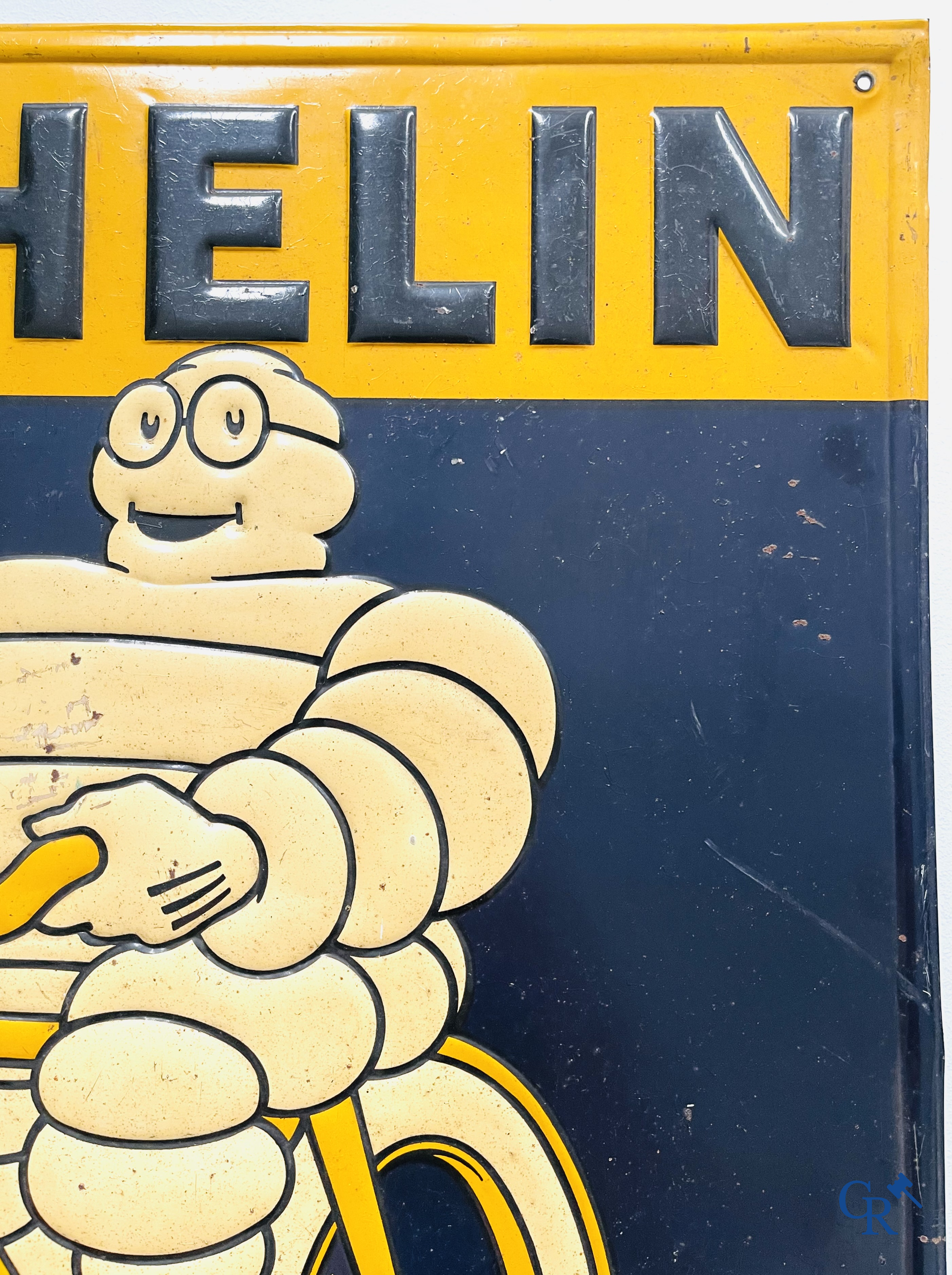 Michelin, Een publiciteit in beschilderd blik voor Michelin Fietsbanden. "Imprimeto" R. Bindschedler Paris. Circa 1940.