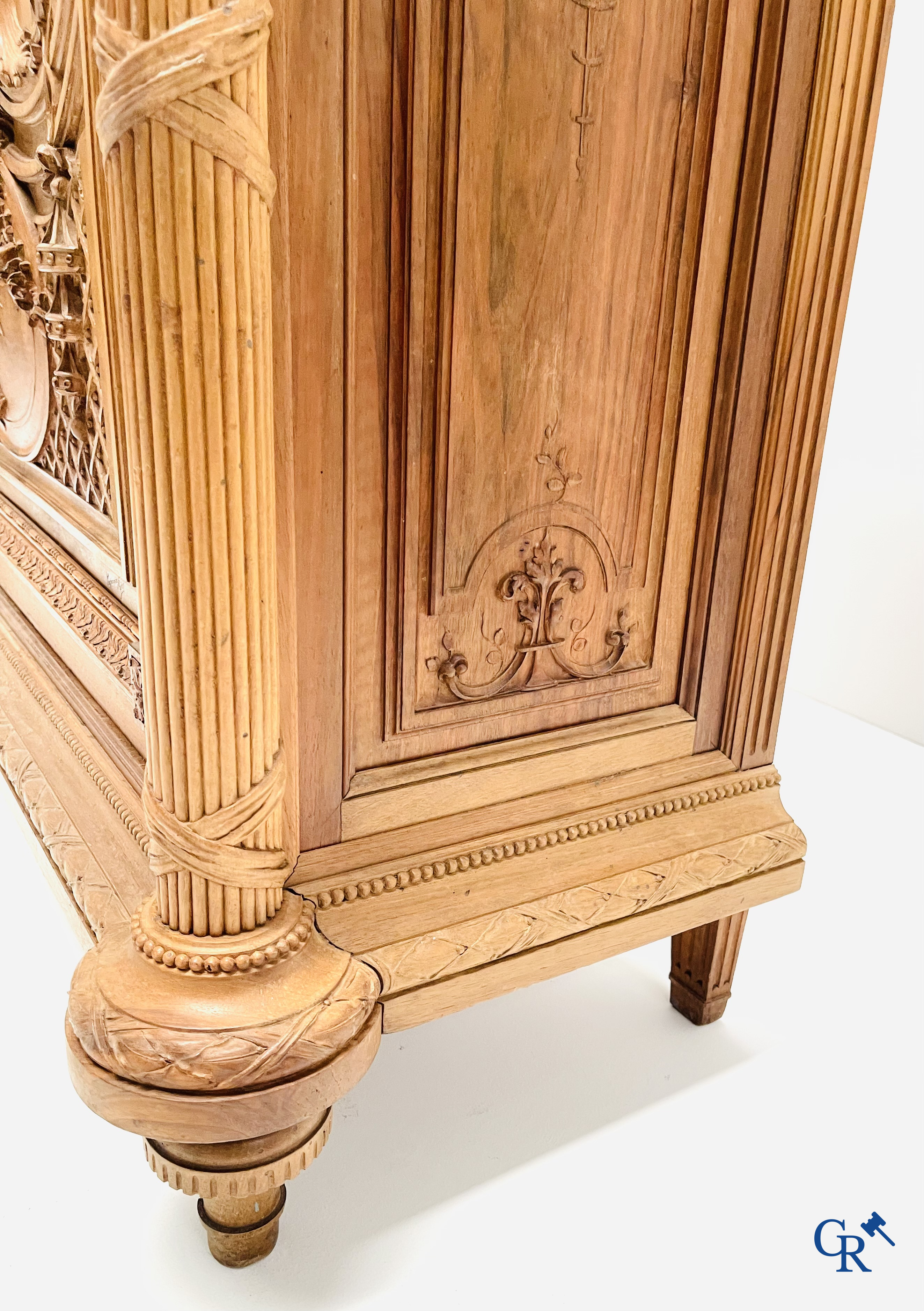 Cazanave Frères à Carcassonne. A rich and finely carved piece of furniture in LXVI style.
