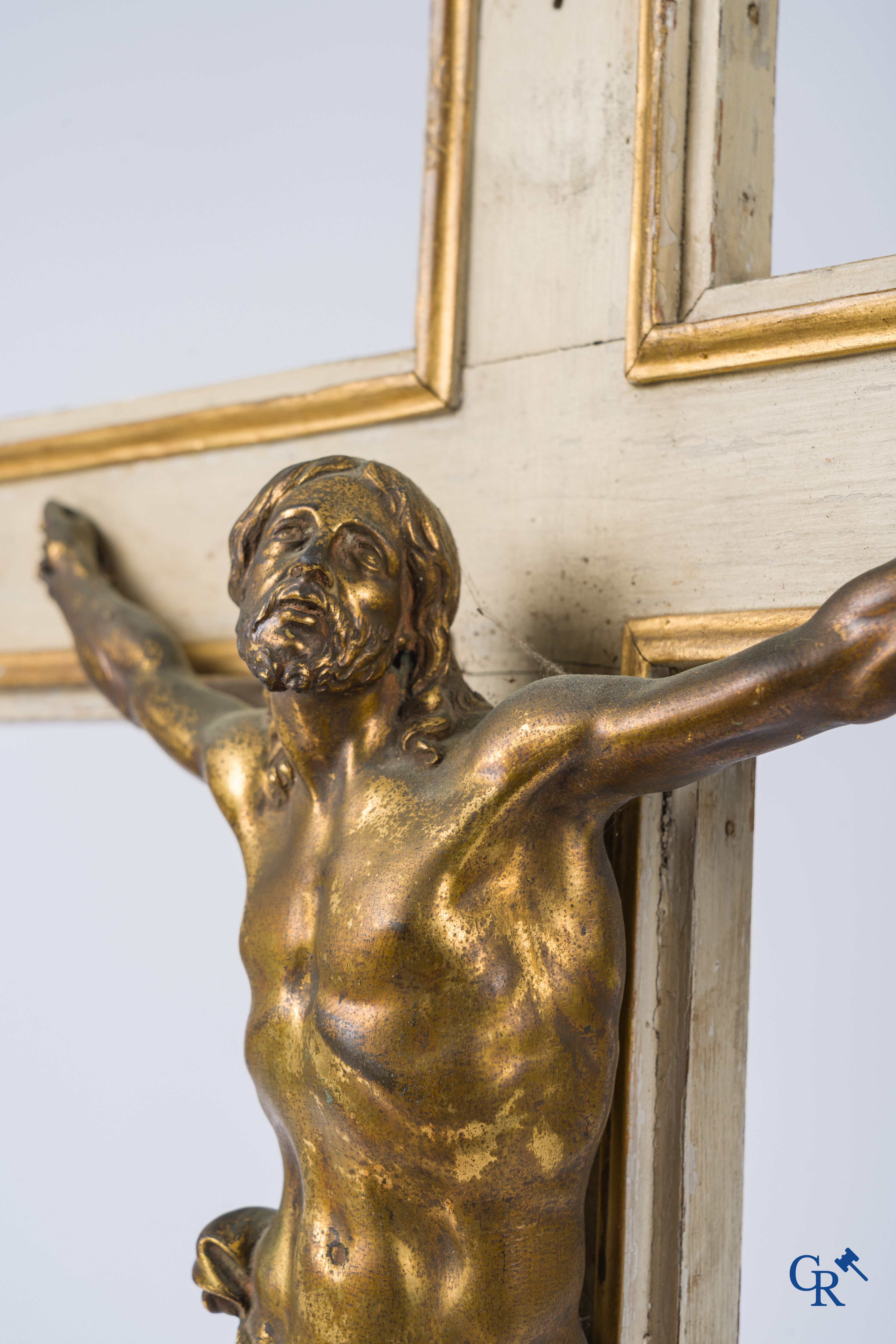 Religious objects, a large gilded bronze corpus, 18th century.