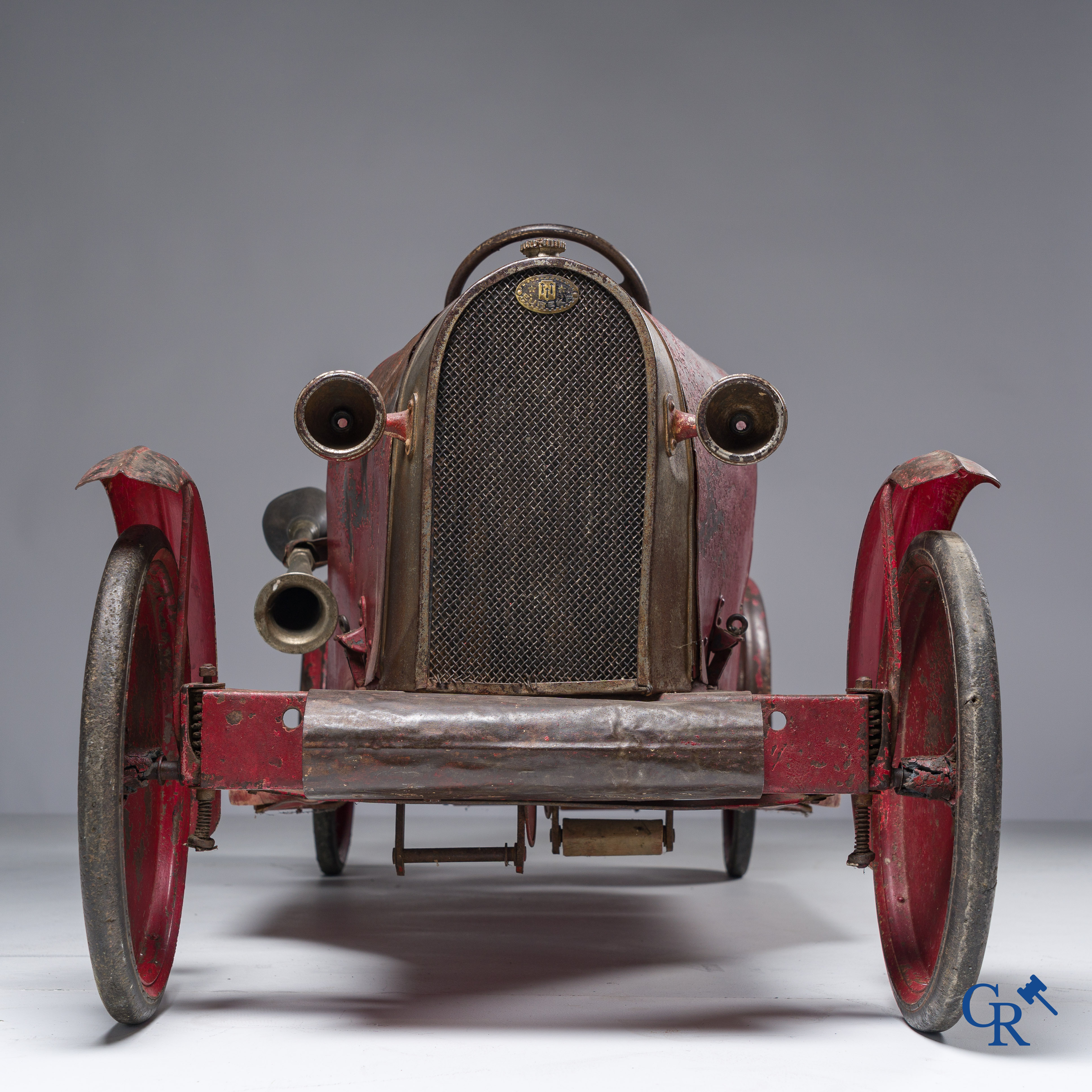 Euréka, uitzonderlijke duo-zit pedaalwagen, Type Bugatti in zijn volledige originele toestand. Frankrijk 1928-1930.