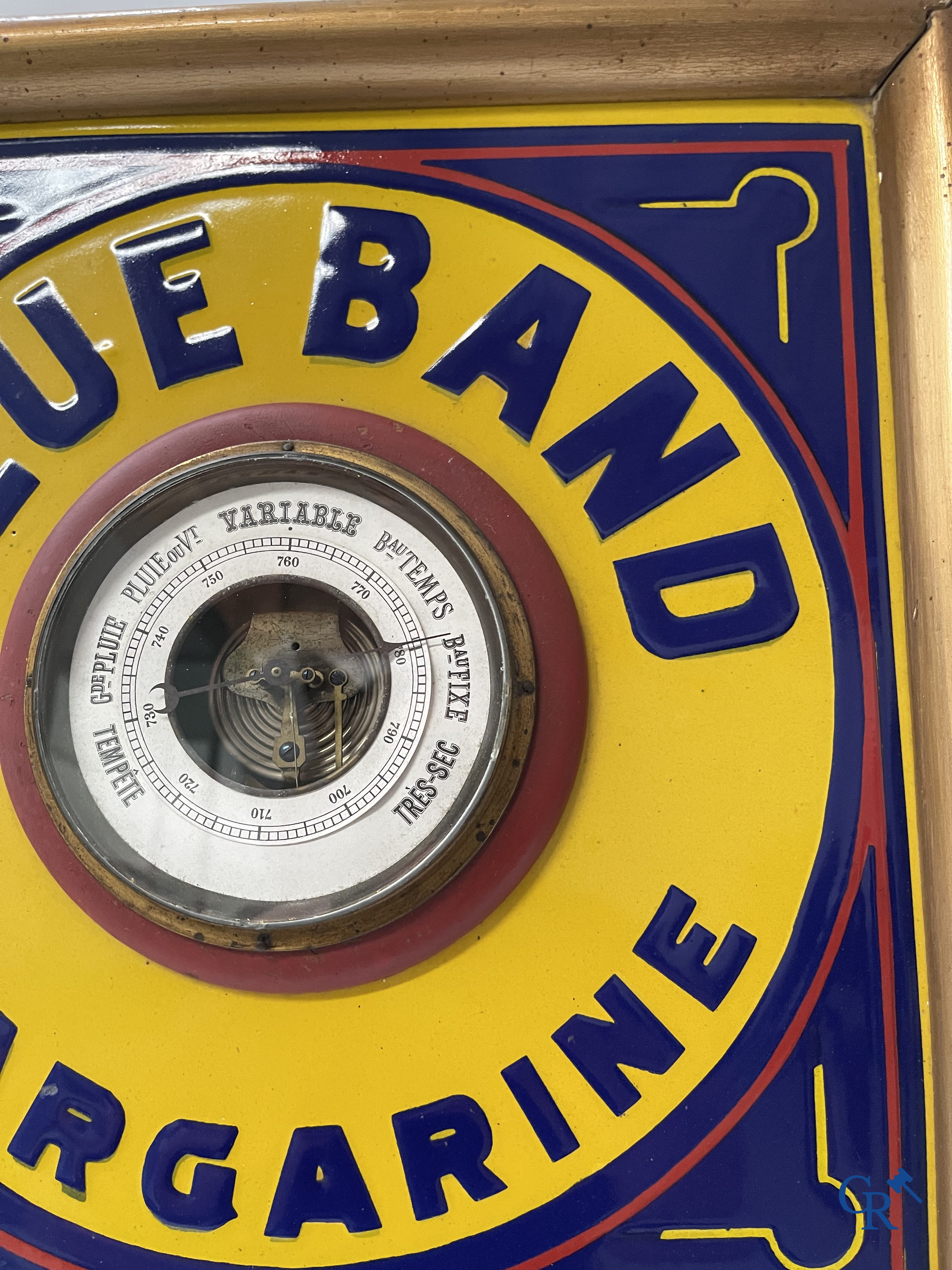 Blue Band Margarine, Rare enamelled advertising barometer in a wooden frame for Blue Band. 1920's.