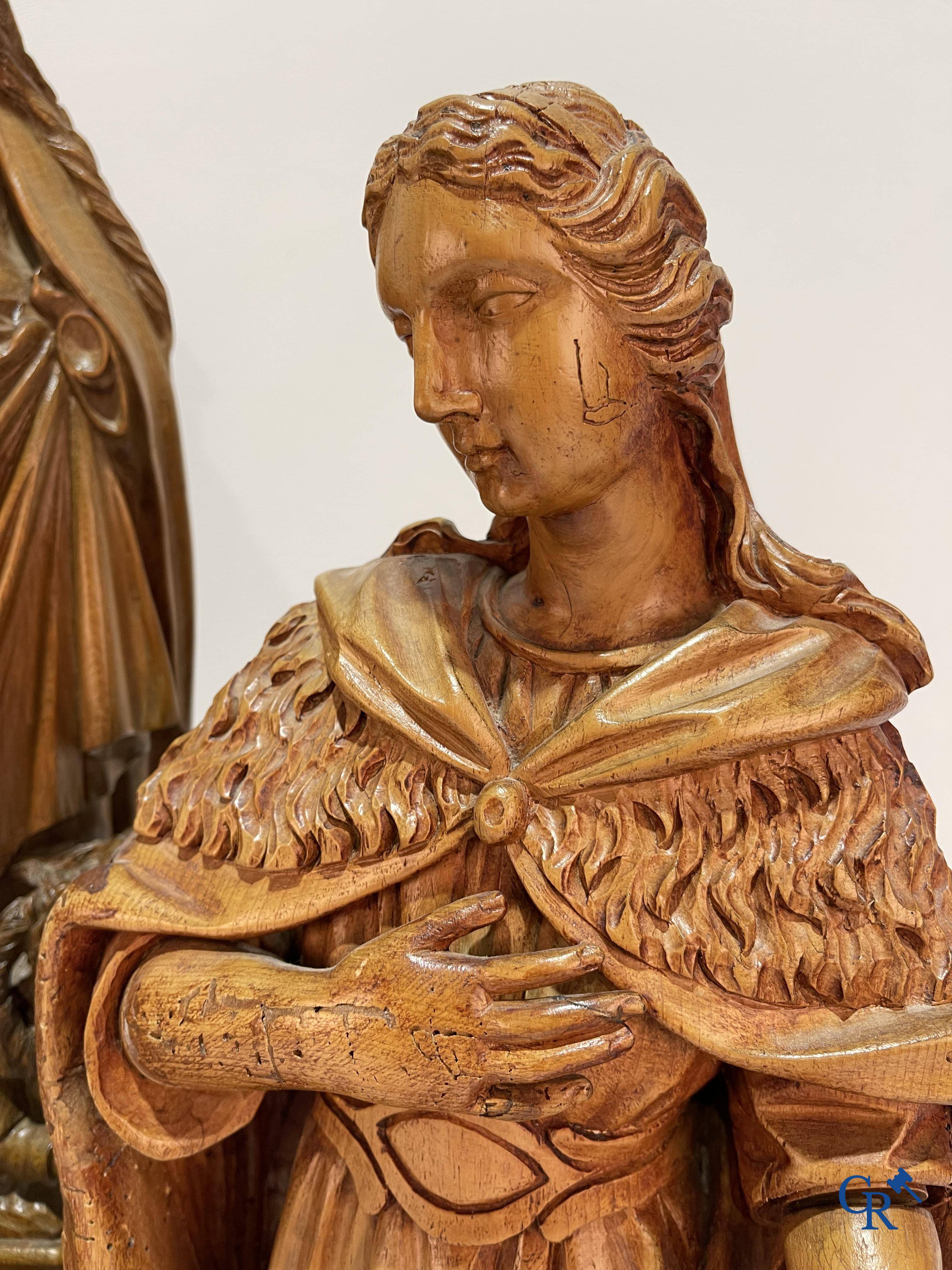 Religious objects, 6 religious representations in wood carving after antique models. Circa 1900-1940.