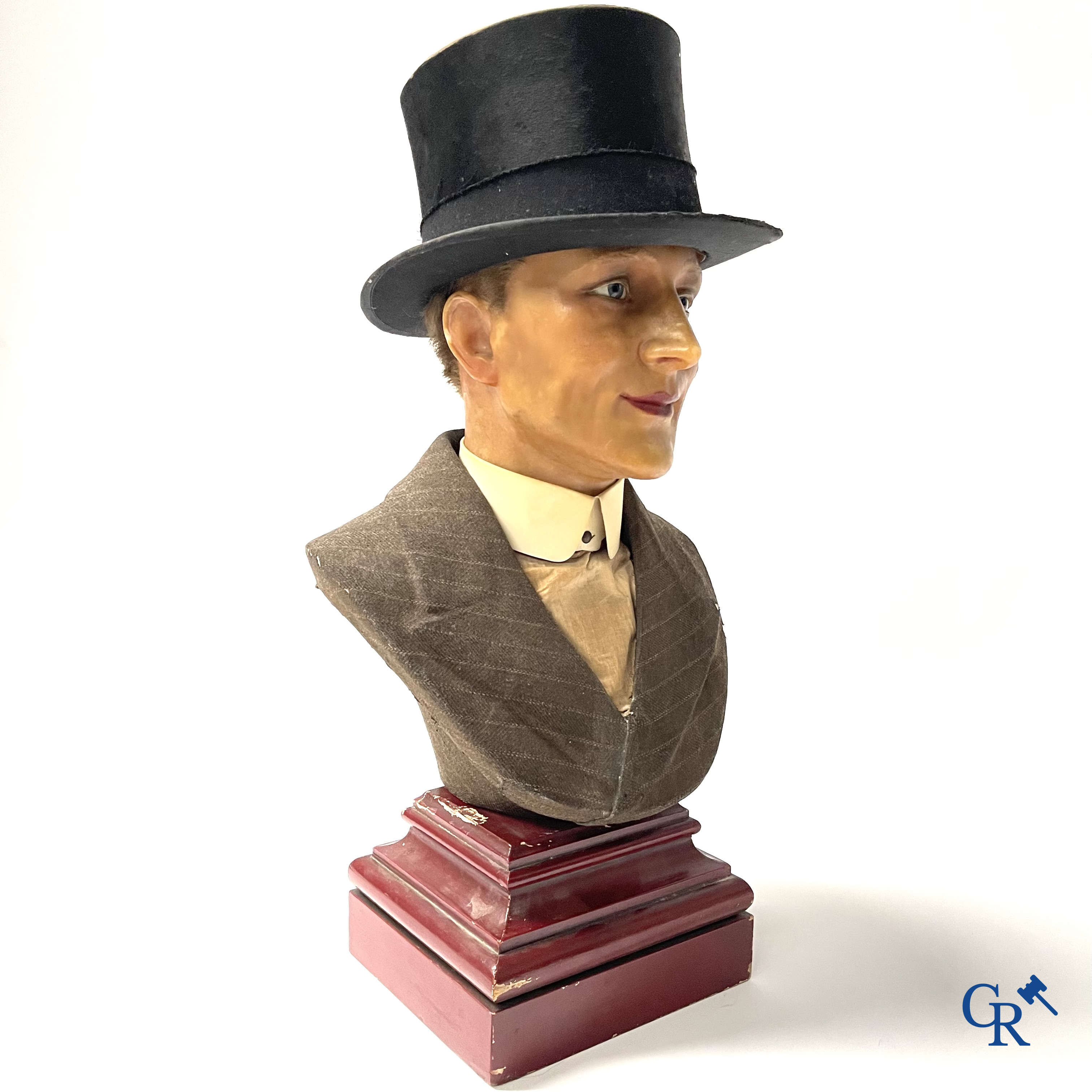 Un buste d'homme en cire pour un magasin de chapeaux. Signé Cires Belges, Frans Pierez(?) Bruxelles, vers 1920.