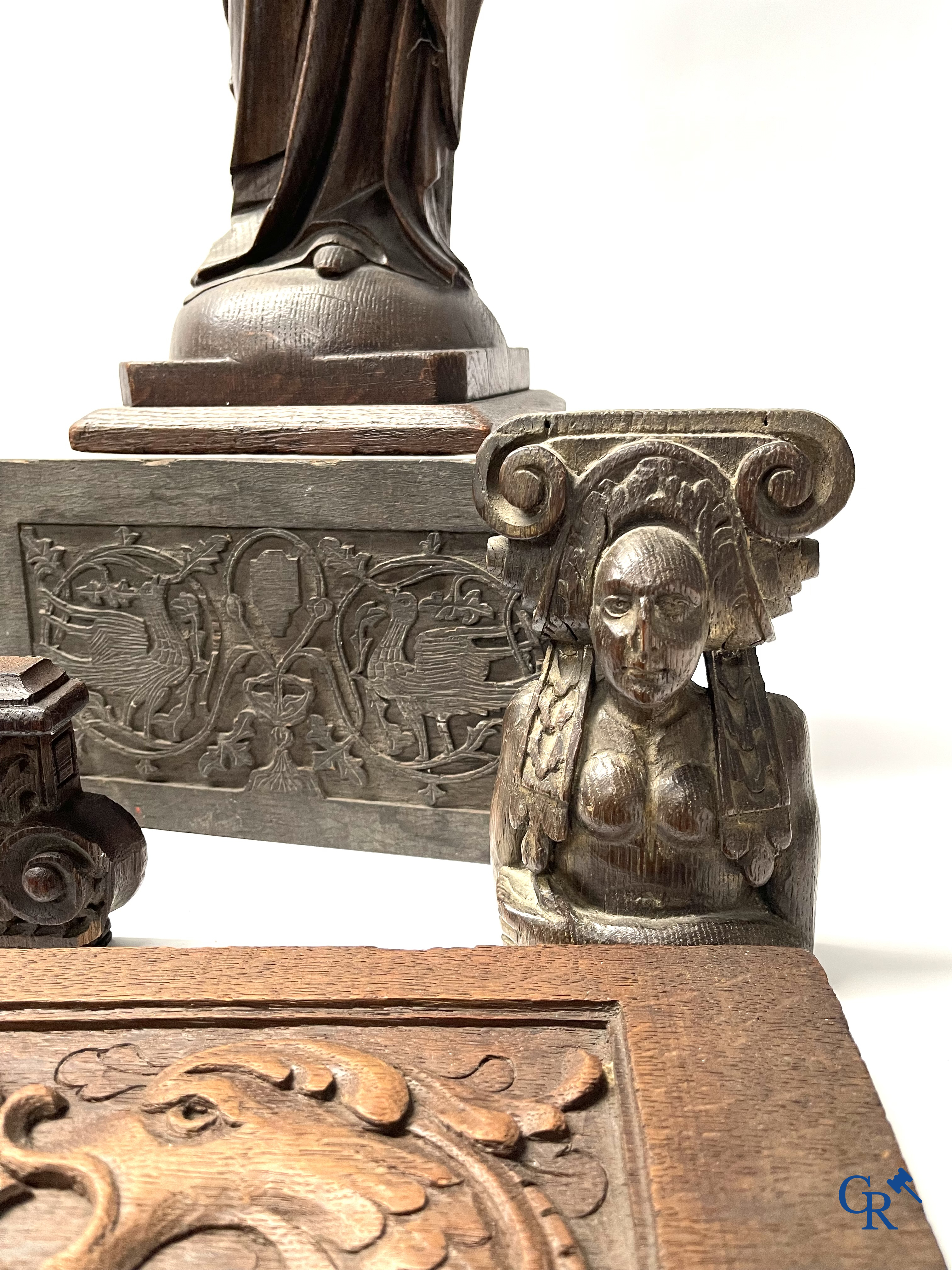 Religious objects. Large lot of wood sculptures. 19th century.