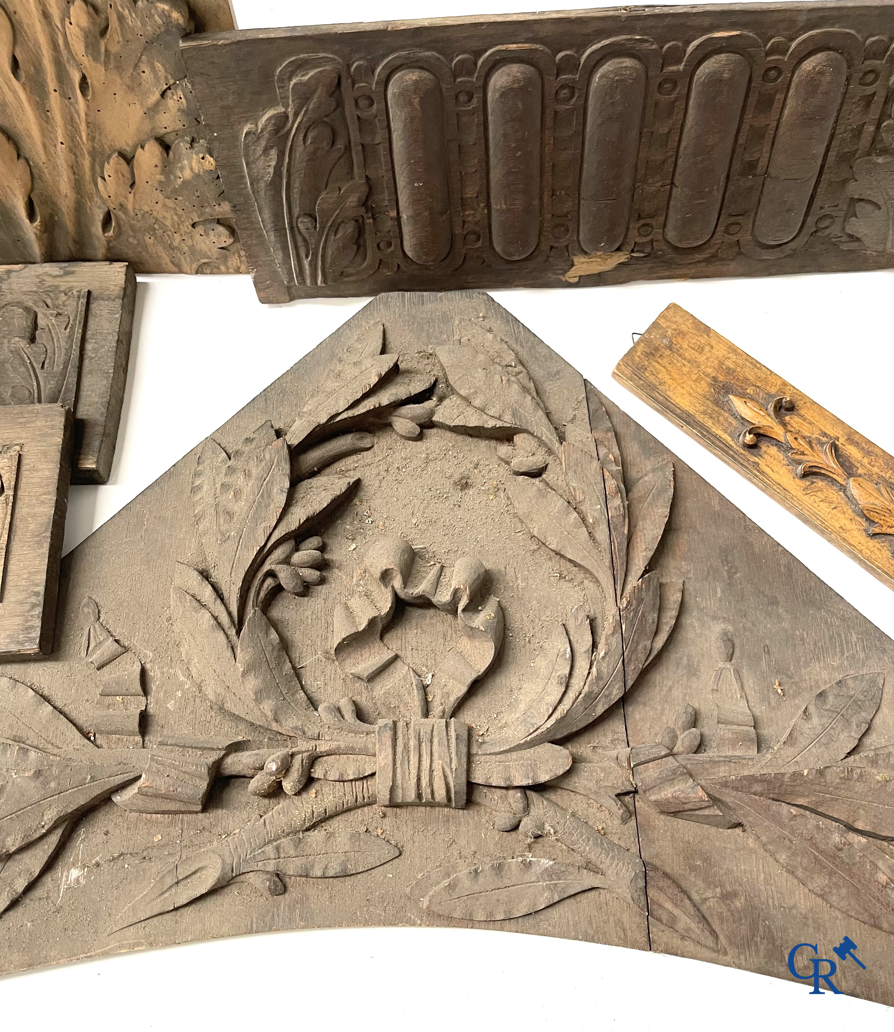 Religious objects. Large lot of wood sculptures. 19th century.