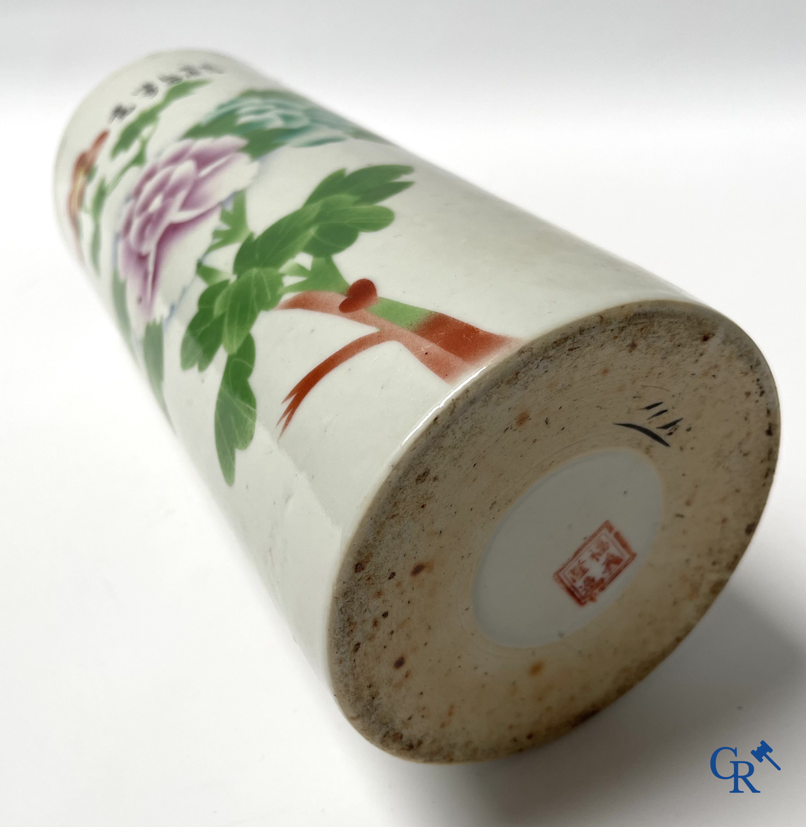 Aziatica, Chinees porselein. Reeks van 5 Chinese hoedenstaanders waarvan 4 gemonteerd als lamp.