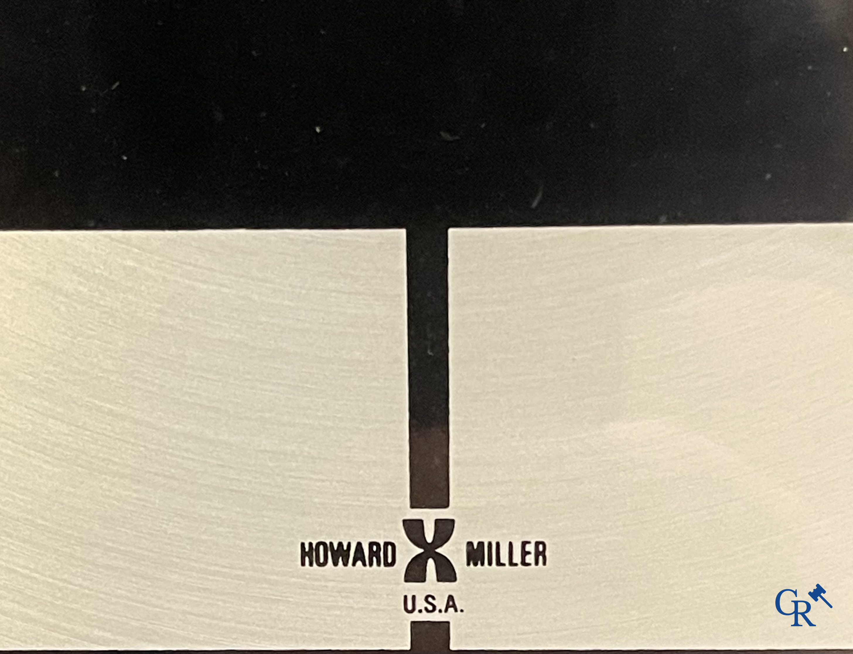 George Nelson pour Howard Miller USA. Comtoise en métal chromé et bois. Vers 1960.