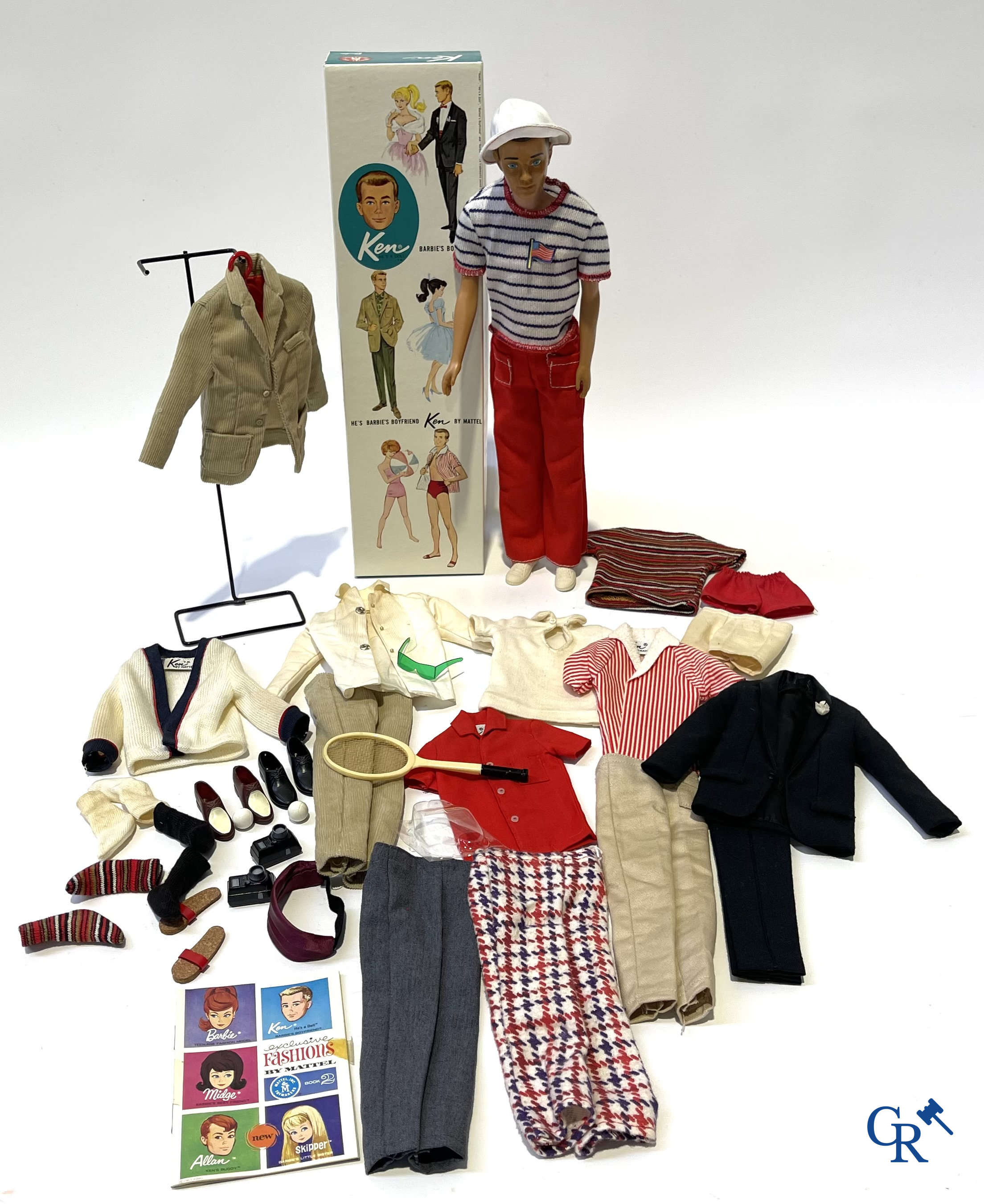 Oud Speelgoed. Mattel, een groot lot poppen en attributen. Barbie, Ricky, Skipper, Ken enz. Jaren '60 en later.
