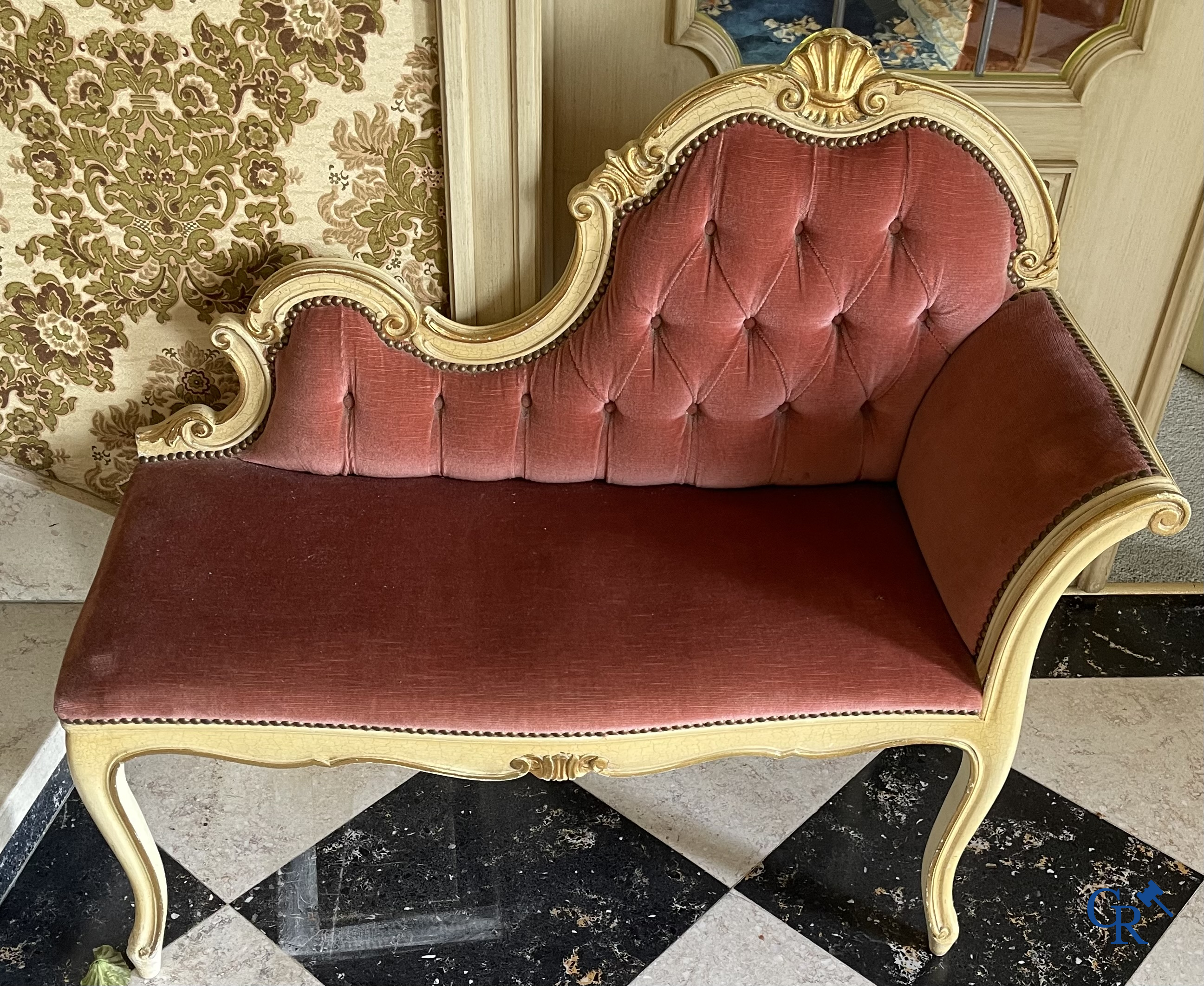 Furniture. Extensive lot with gilded and painted wooden furniture. Console with mirror, chest of drawers, armchairs, etc.
