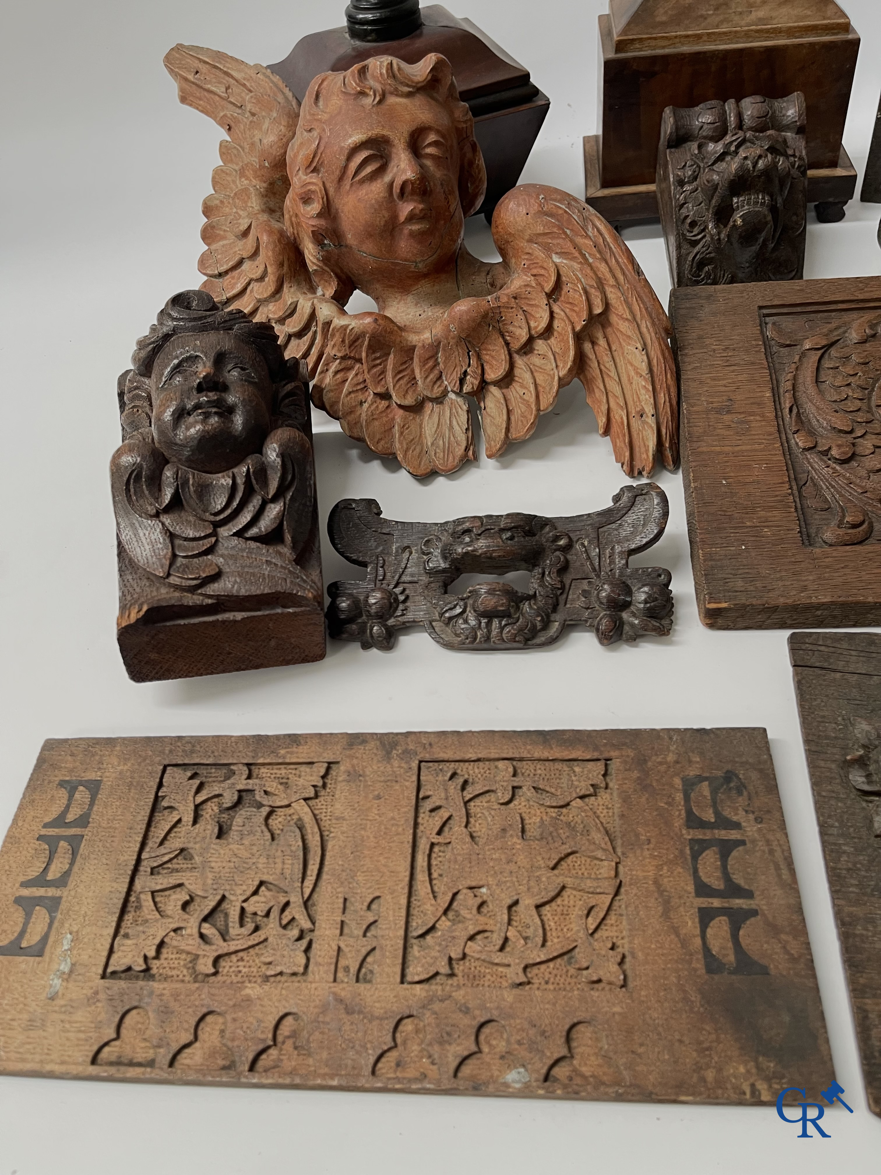 Religious objects. Large lot of wood sculptures. 19th century.