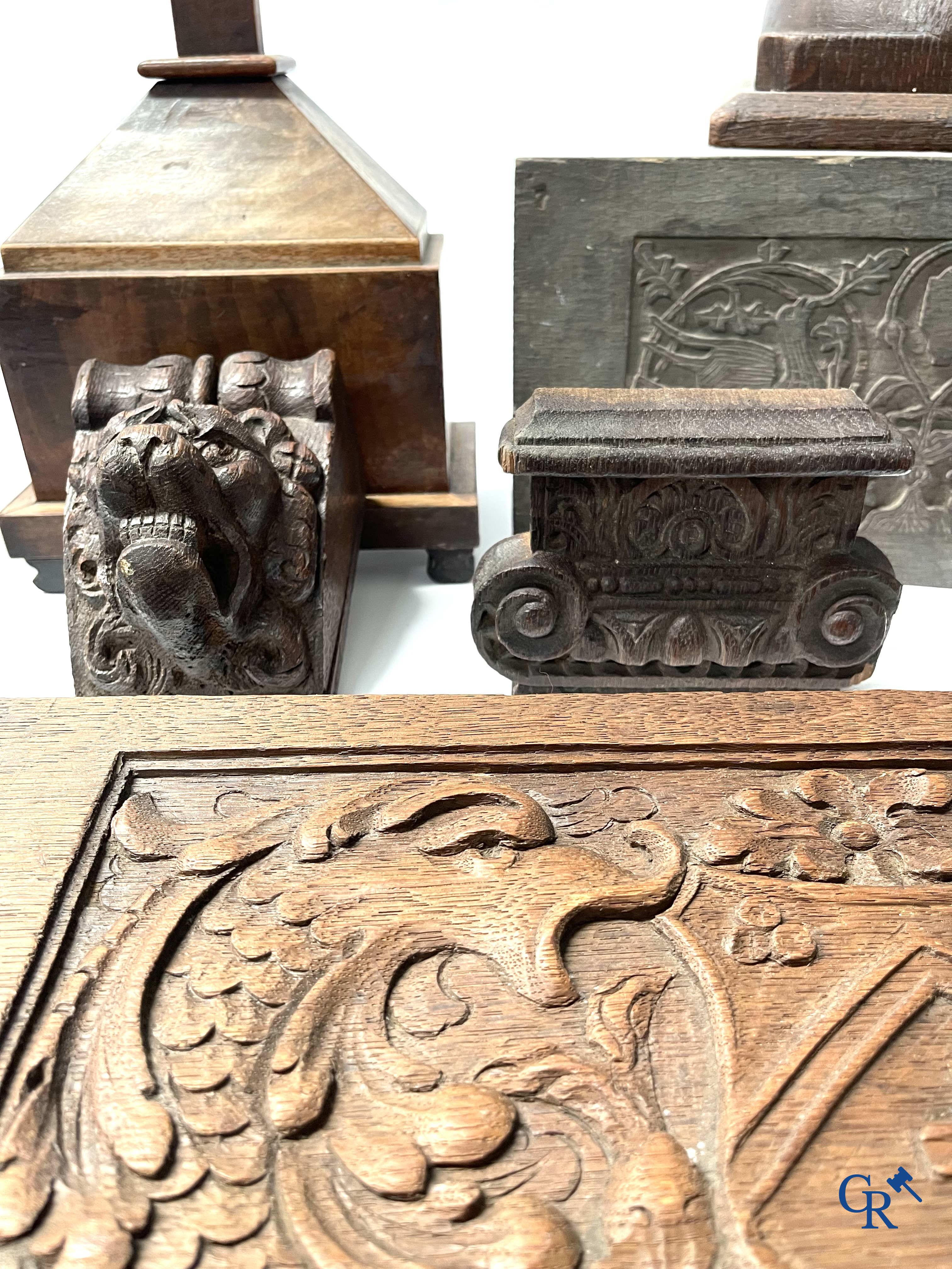 Religious objects. Large lot of wood sculptures. 19th century.