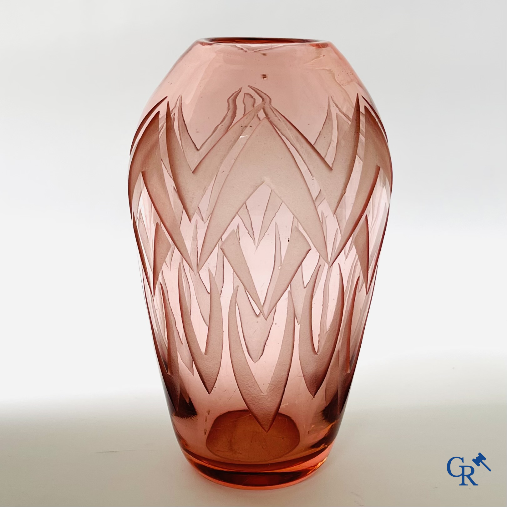 Francois Théodore Legras. Een vaas met geslepen motieven gesigneerd Legras. Art Deco periode.