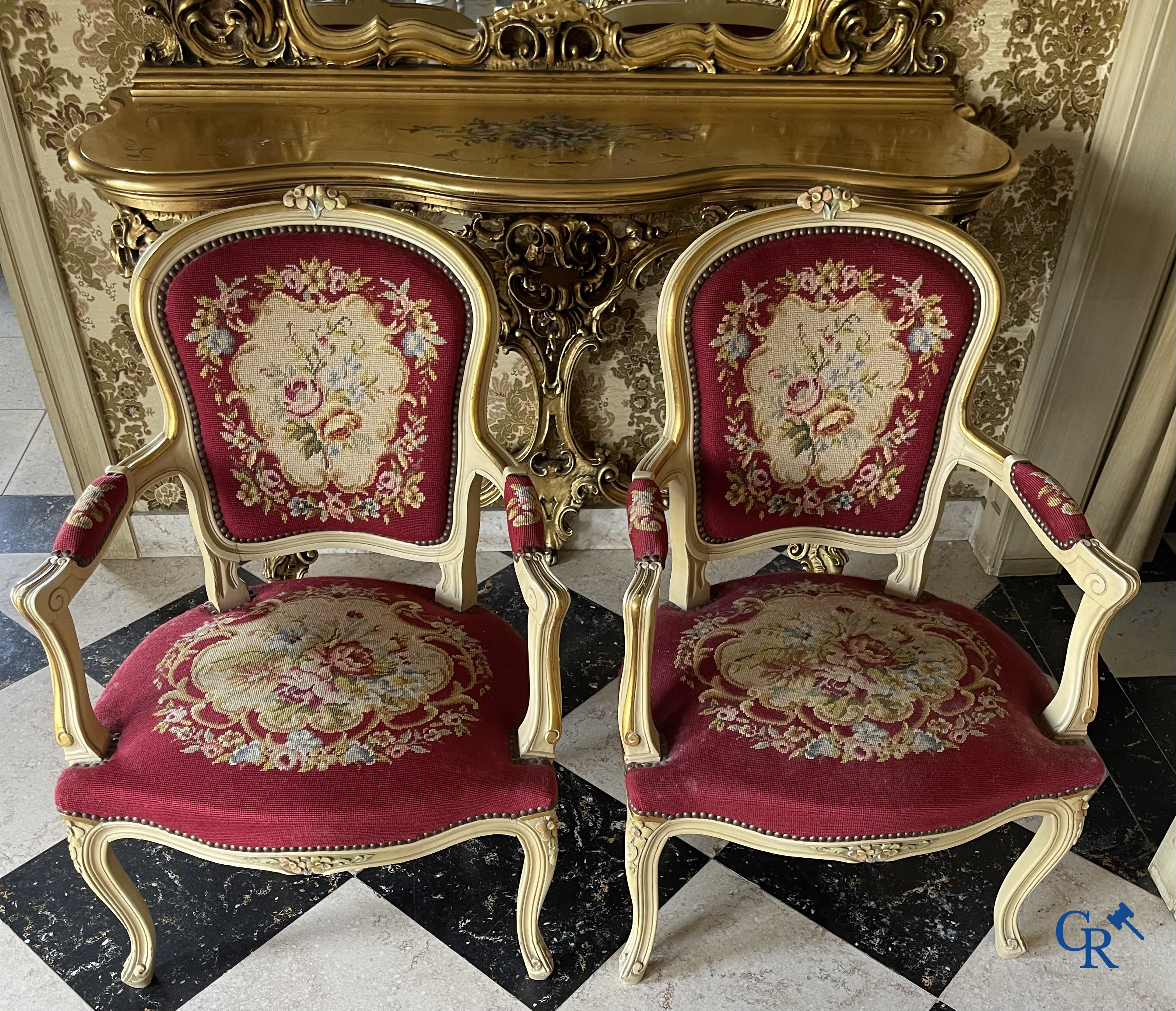 Furniture. Extensive lot with gilded and painted wooden furniture. Console with mirror, chest of drawers, armchairs, etc.
