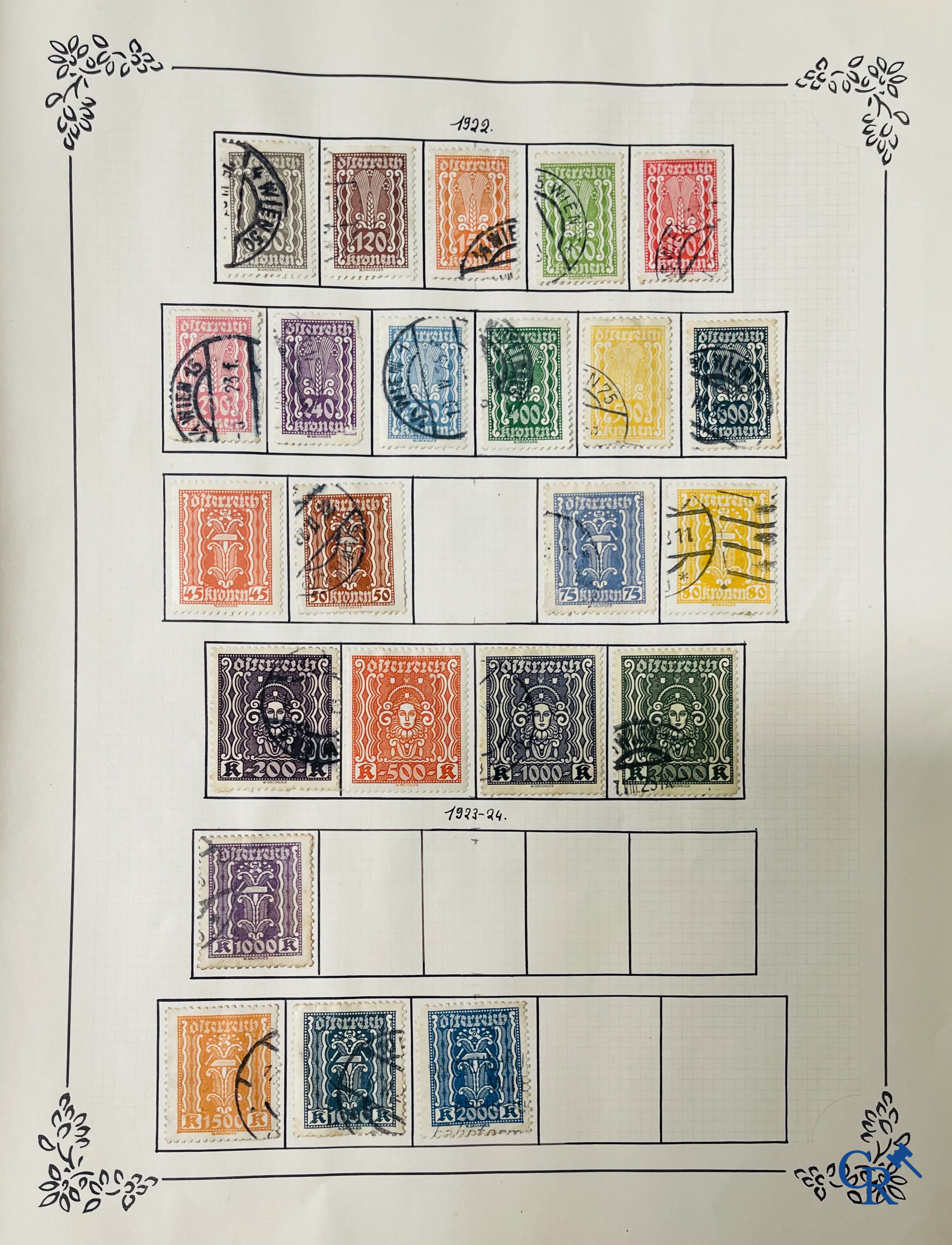 Filatelie. Album met verschillende zeldzame antieke postzegels, waaronder vroege Belgische postzegels.
