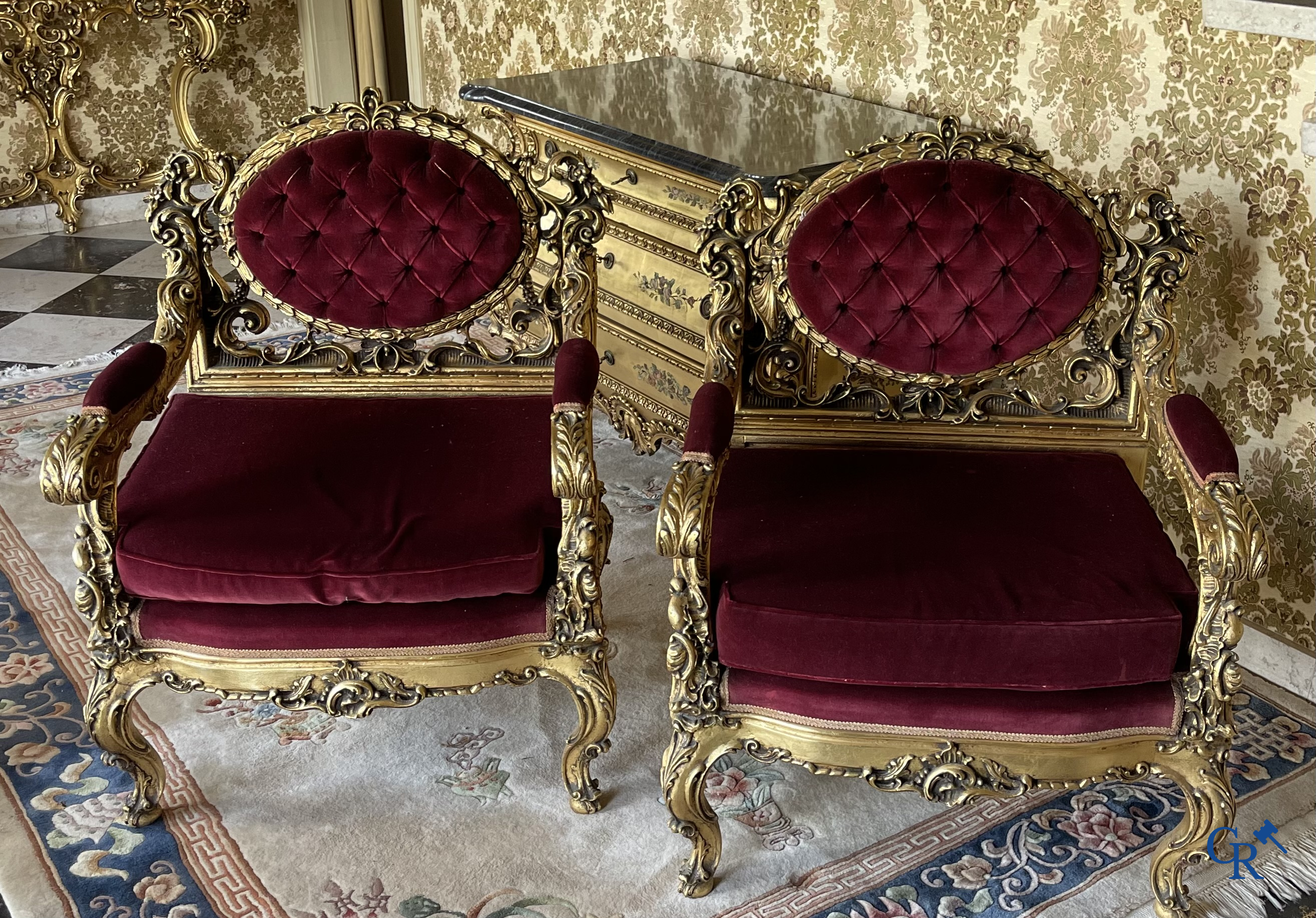 Furniture. Extensive lot with gilded and painted wooden furniture. Console with mirror, chest of drawers, armchairs, etc.