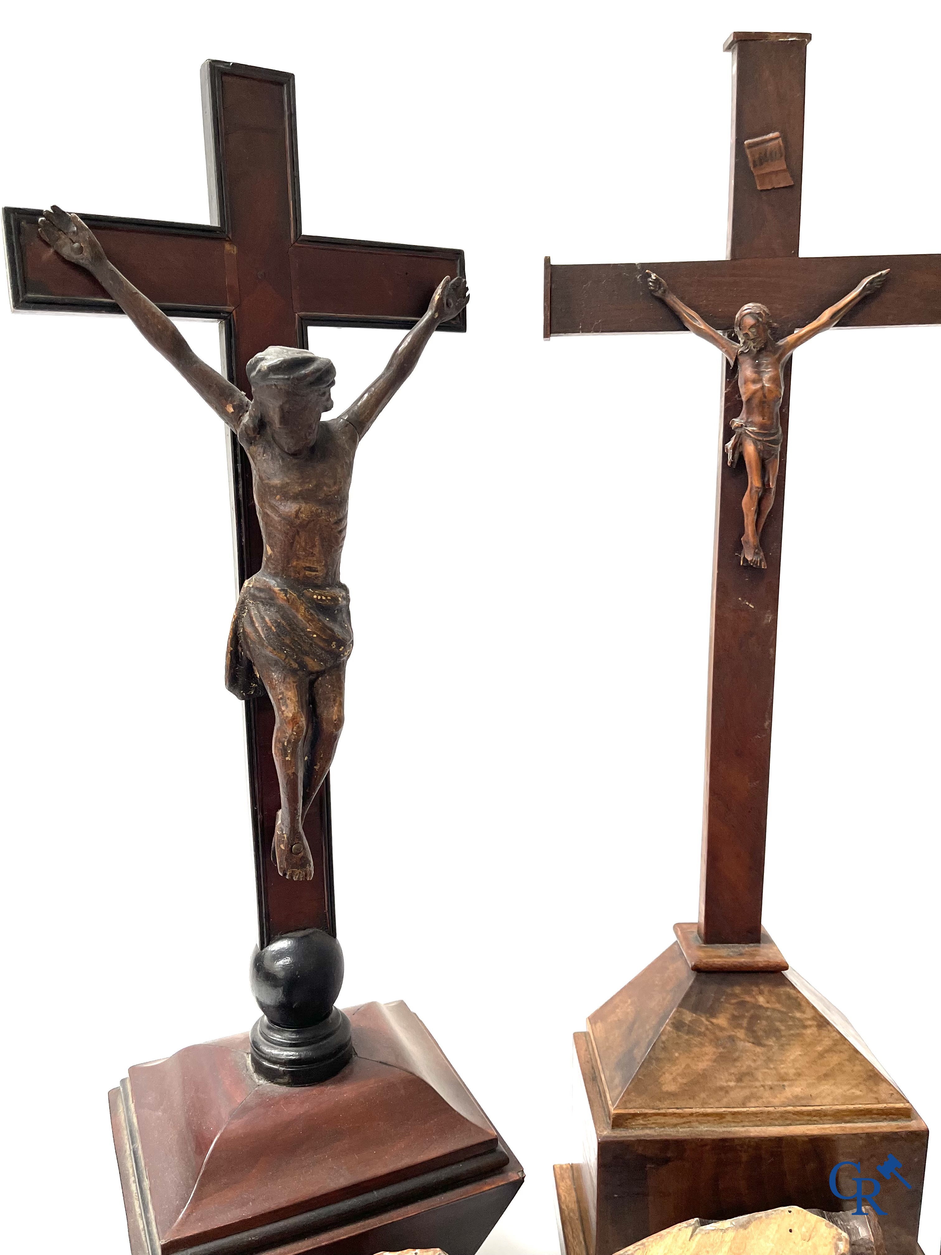 Religious objects. Large lot of wood sculptures. 19th century.
