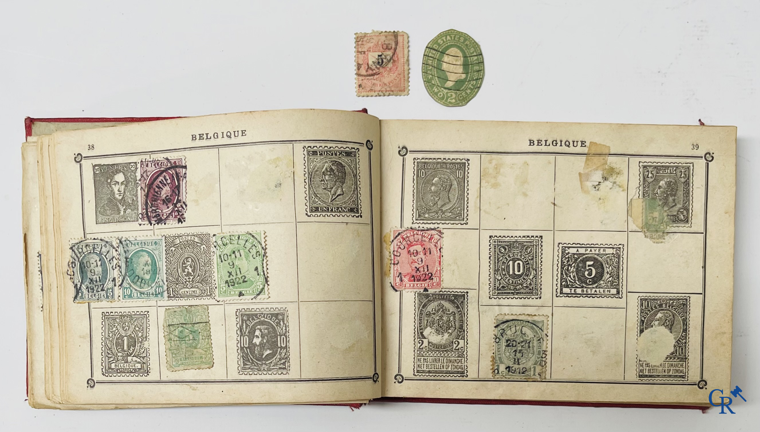 Filatelie. Album met verschillende zeldzame antieke postzegels, waaronder vroege Belgische postzegels.