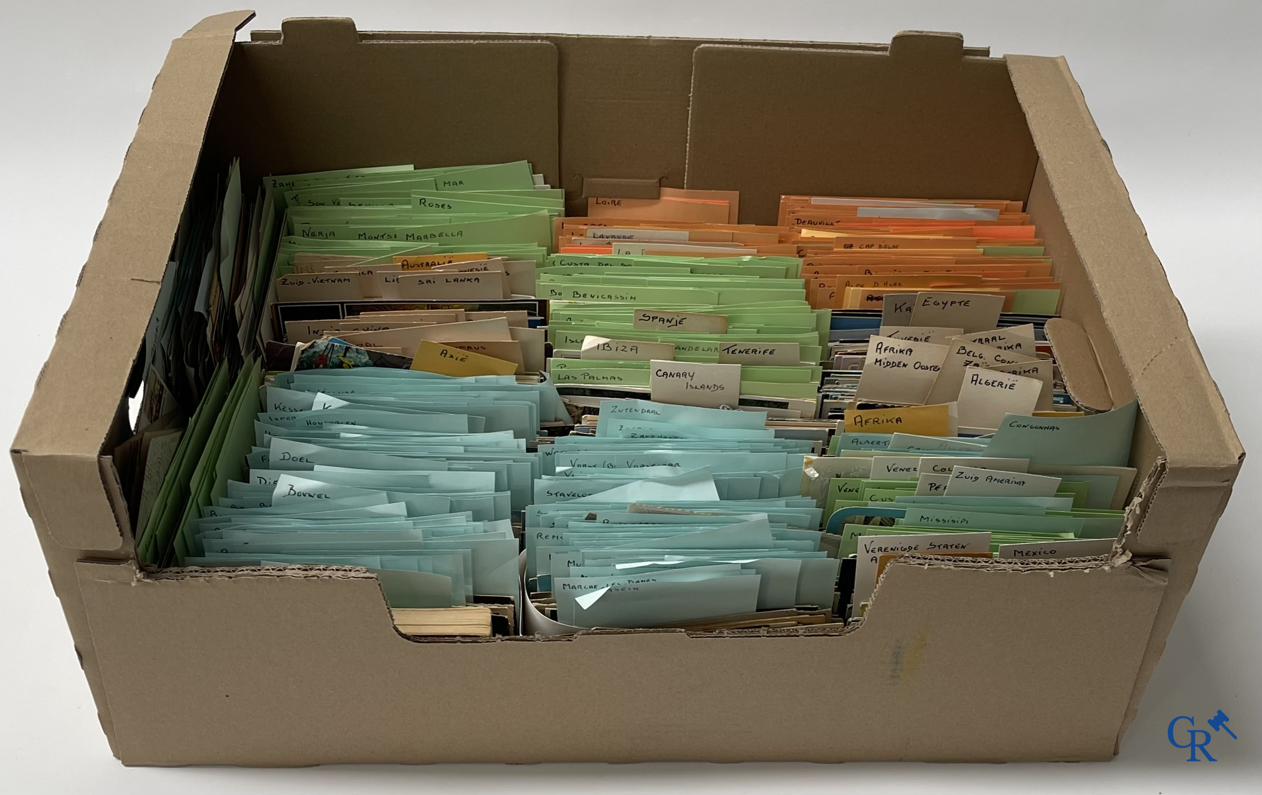 Old Postcards. An extensive collection of old postcards, multiple countries, mostly Belgian.