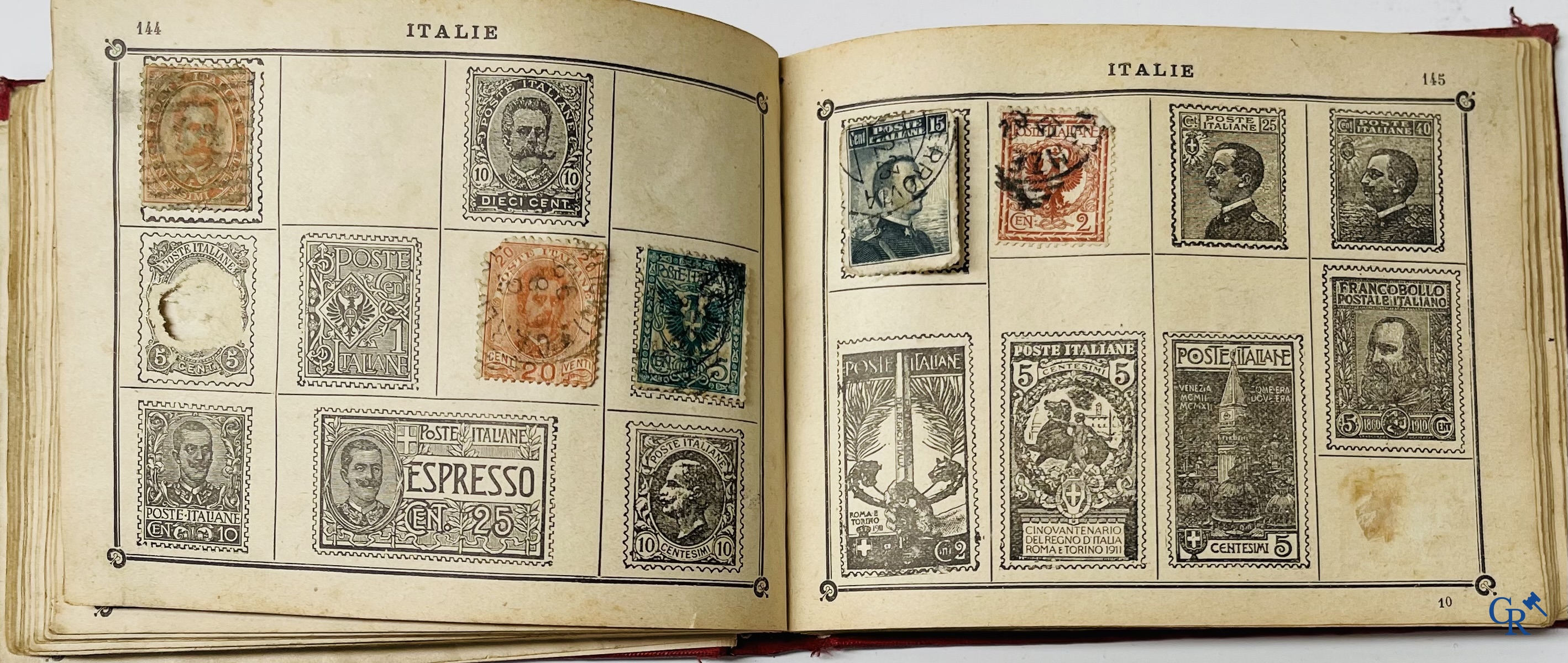 Filatelie. Album met verschillende zeldzame antieke postzegels, waaronder vroege Belgische postzegels.