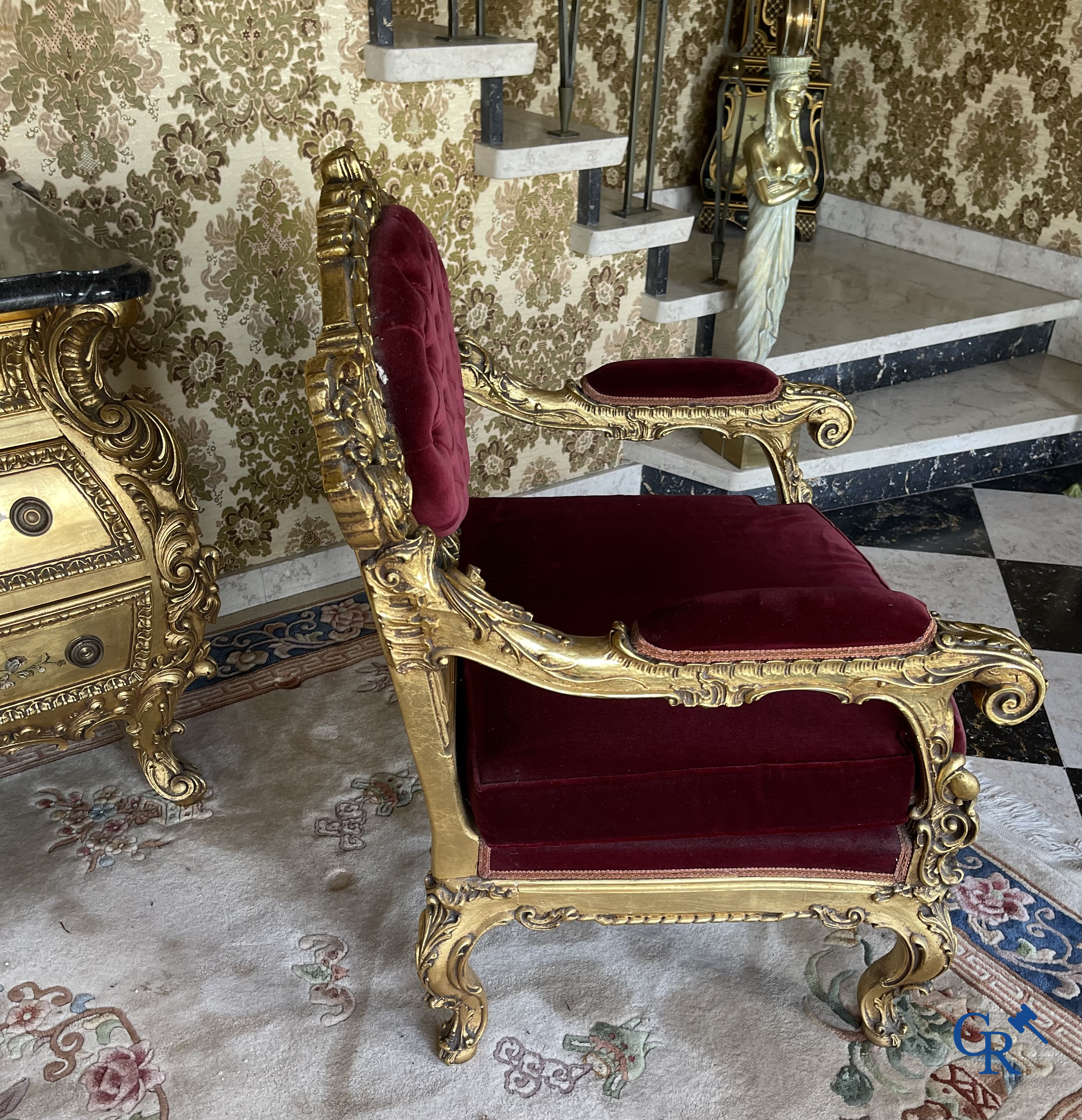 Furniture. Extensive lot with gilded and painted wooden furniture. Console with mirror, chest of drawers, armchairs, etc.