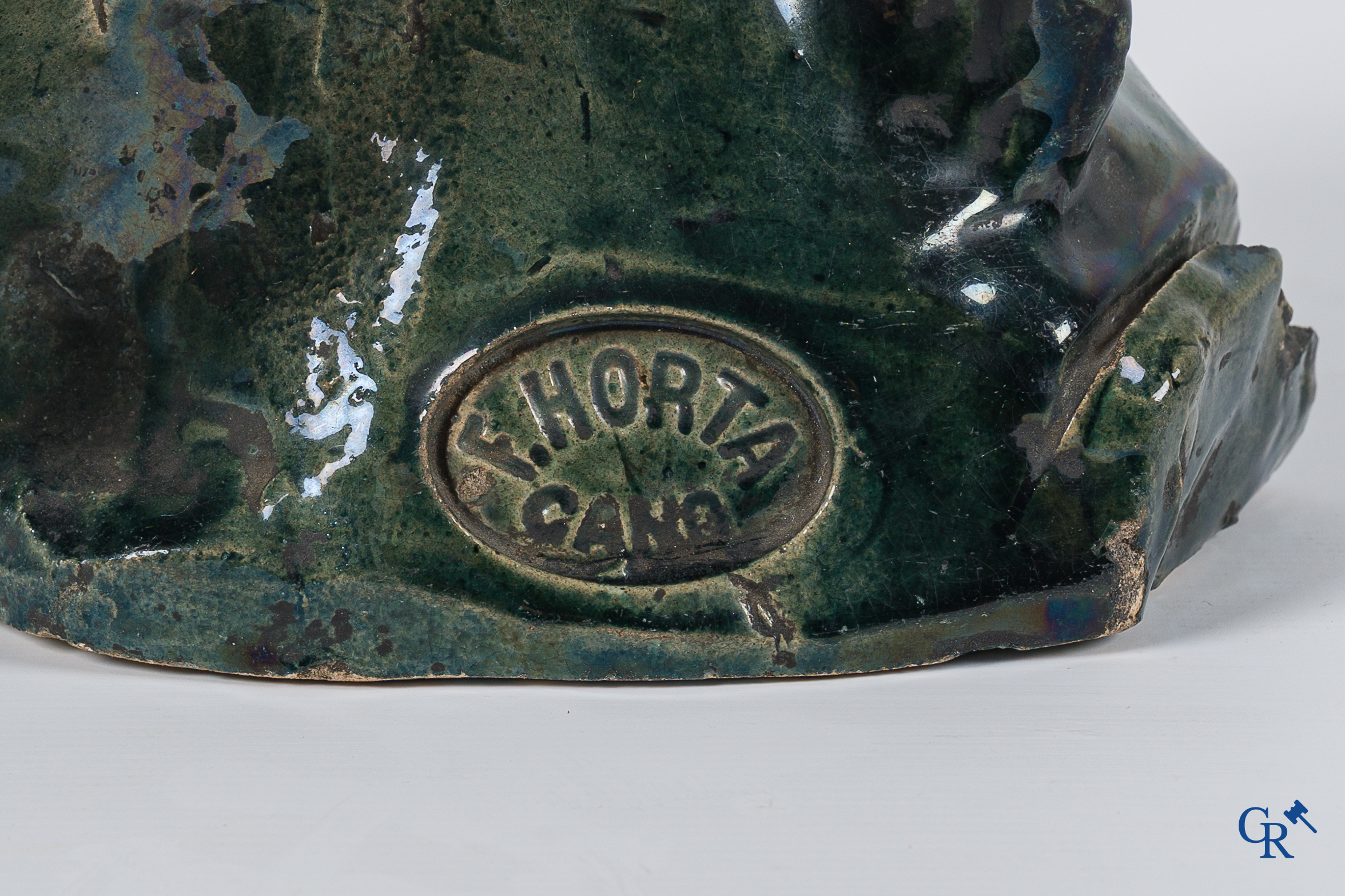 Vlaams aardewerk. Arthur Craco voor de ateliers van Fréderic Horta. Stempel van het atelier F. Horta Gand. Circa 1900.