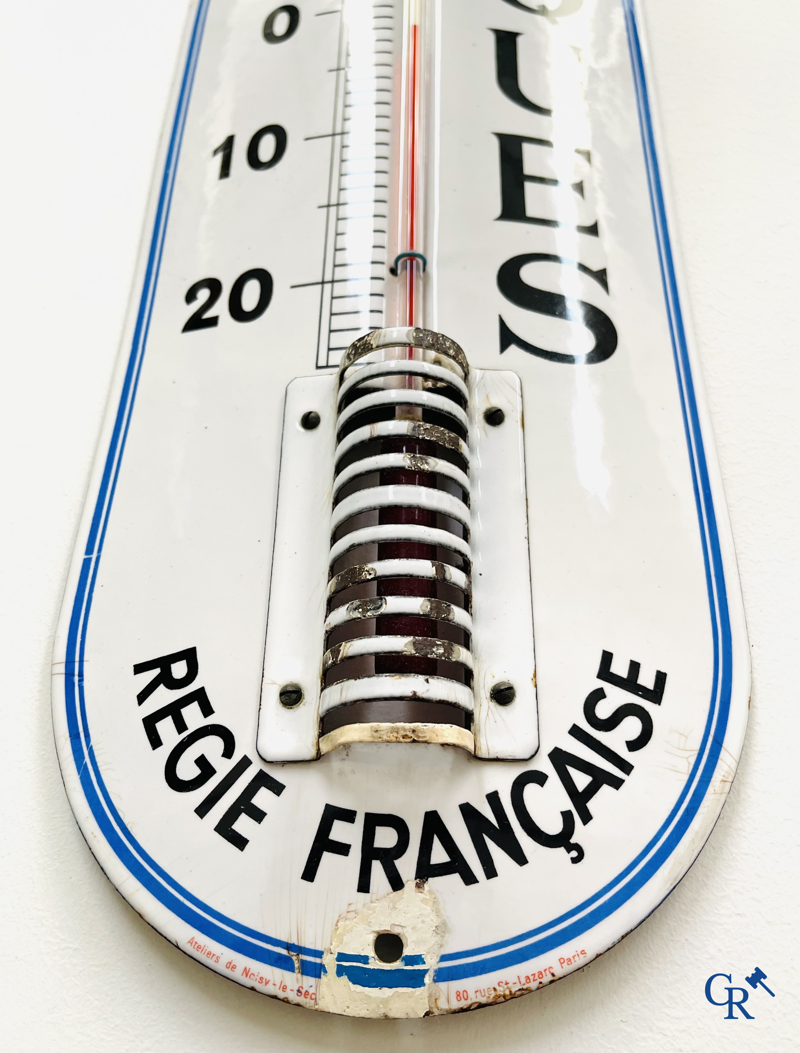 Celtiques, grote emaille publiciteits thermometer geïllustreerd met een ontwerp van René Vincent. Circa 1930.