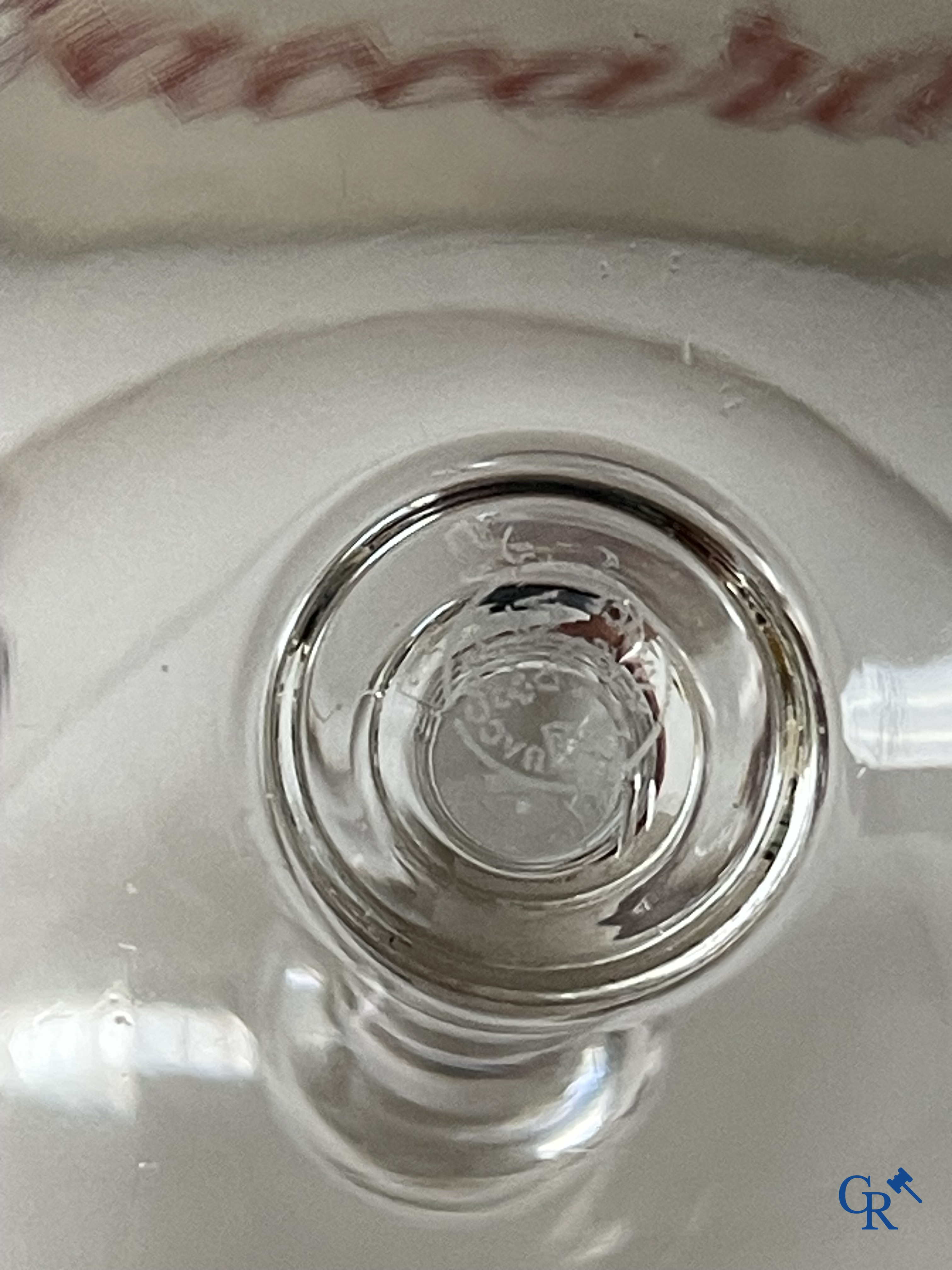 Baccarat France. Een reeks van 12 grote degustatieglazen voor wijn in kristal. Gesigneerd. Nieuwstaat.