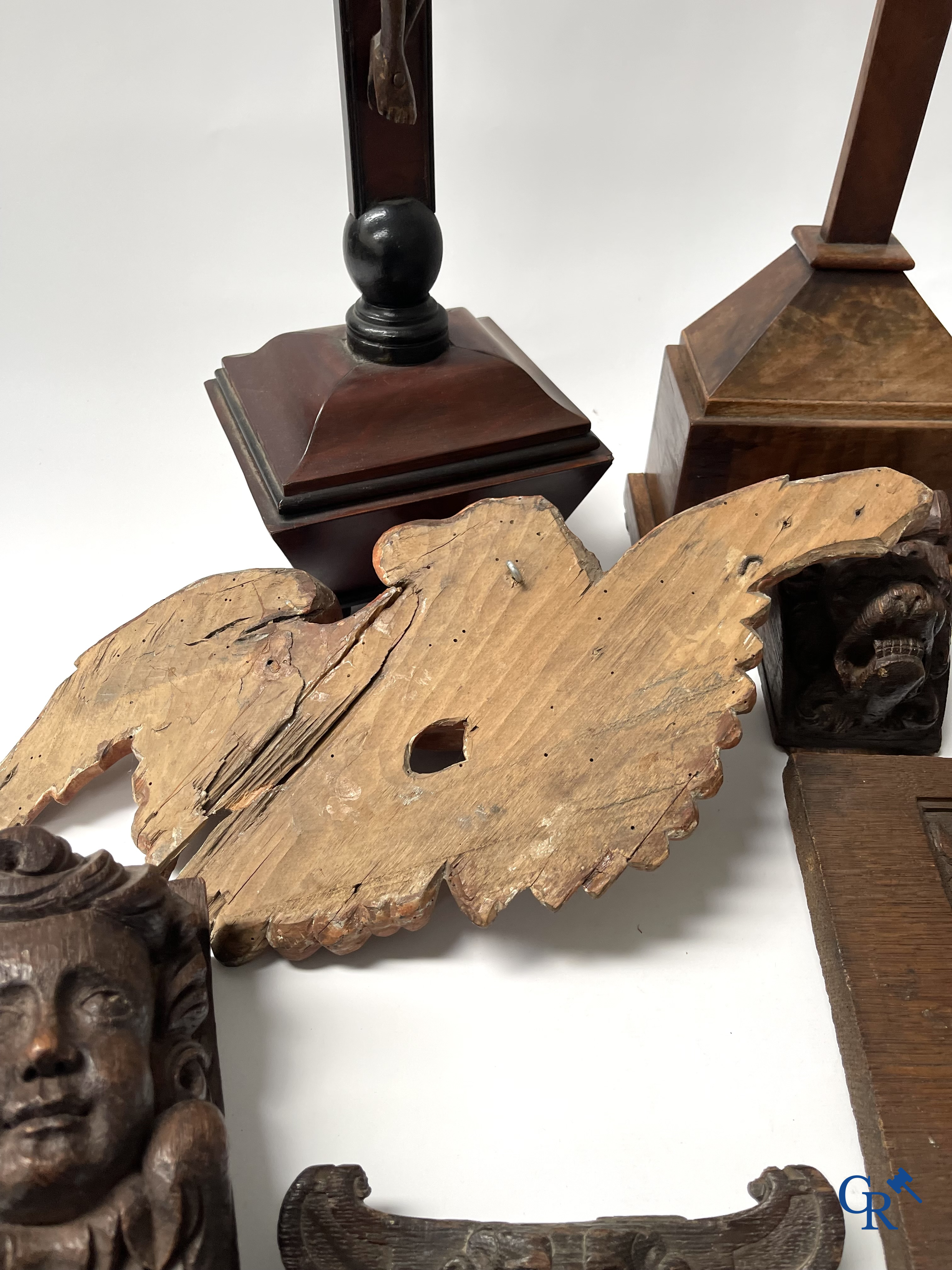 Religious objects. Large lot of wood sculptures. 19th century.