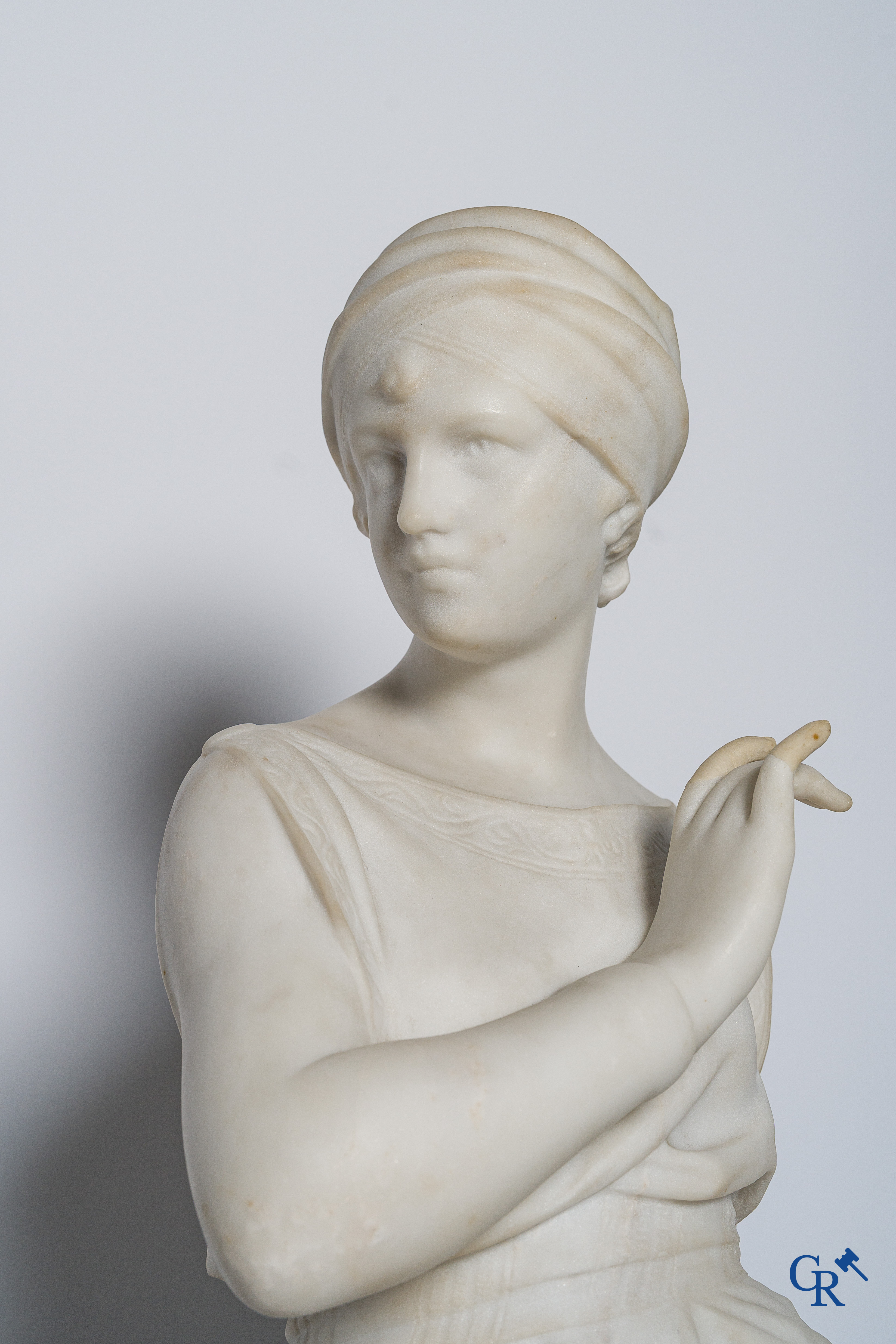 Boyer. Grote en fijn gesculpteerde romantische voorstelling in Carrara marmer gesigneerd Boyer. 19e eeuw.