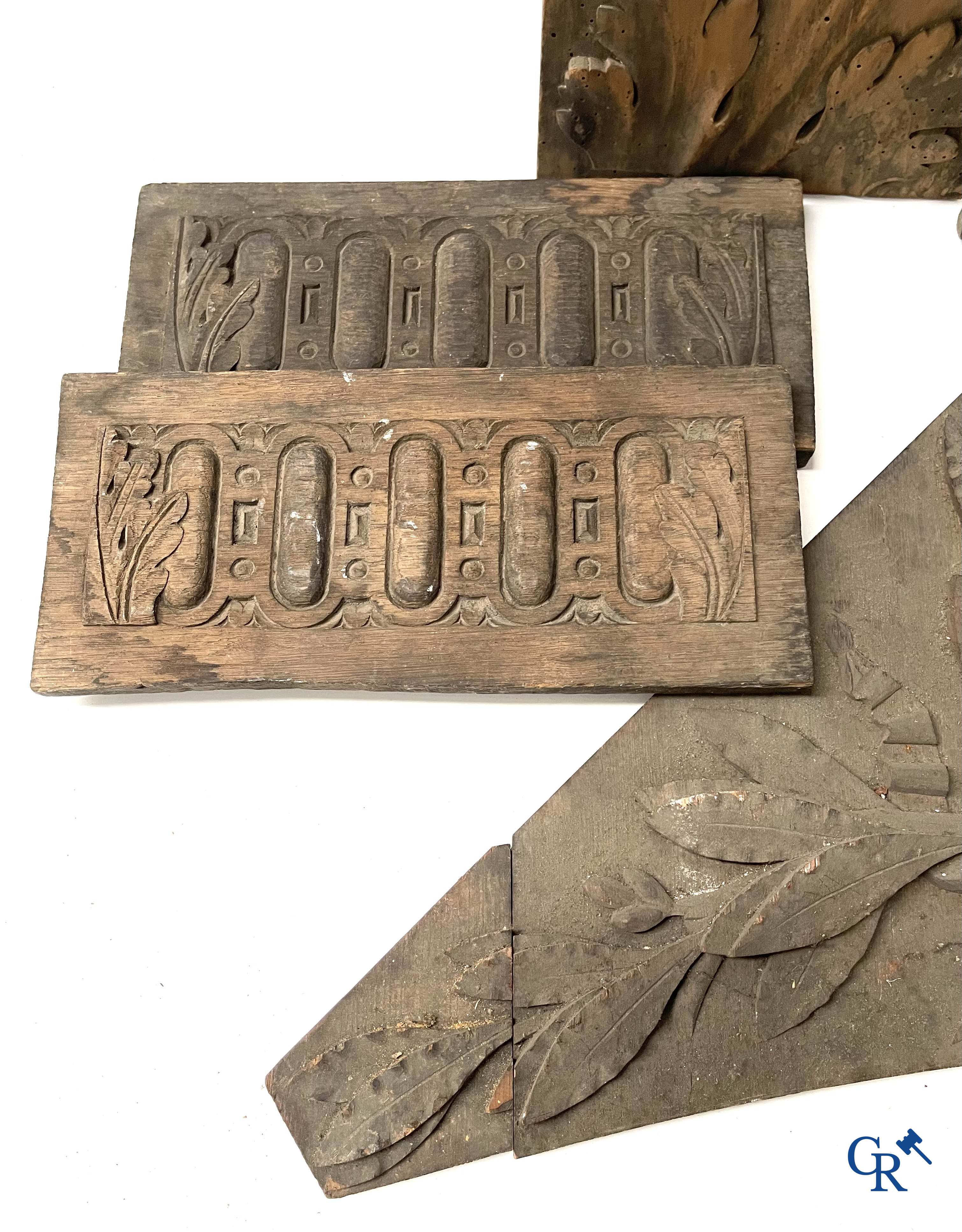 Religious objects. Large lot of wood sculptures. 19th century.