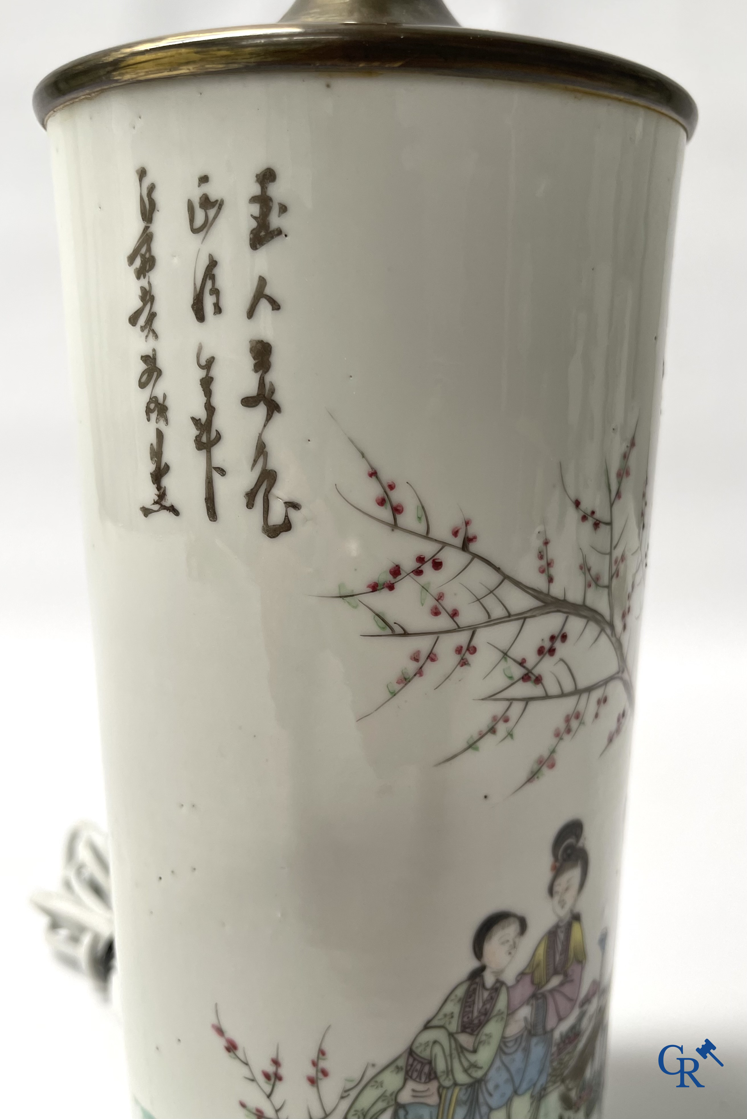 Aziatica, Chinees porselein. Reeks van 5 Chinese hoedenstaanders waarvan 4 gemonteerd als lamp.