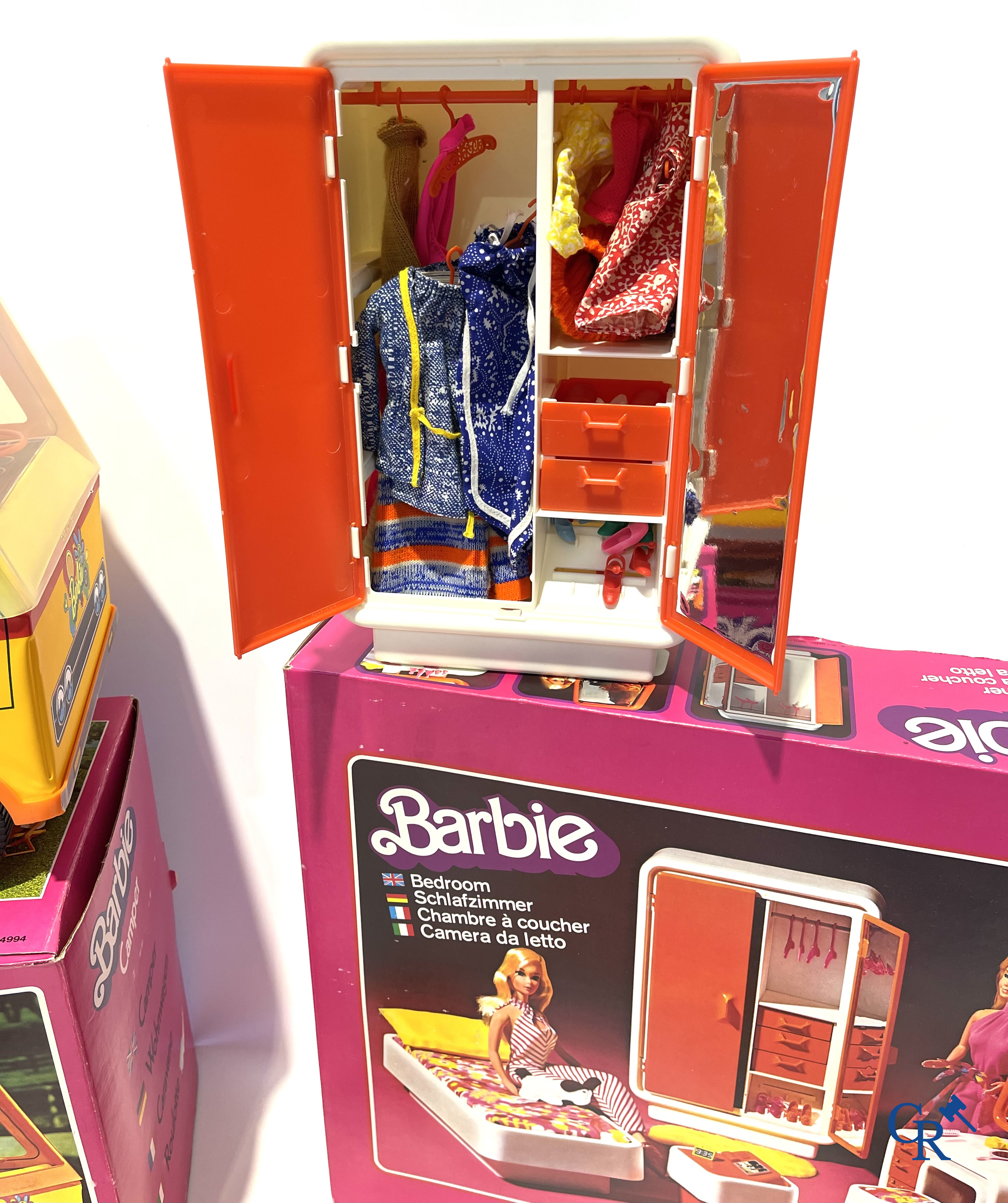 Oud Speelgoed. Mattel, een groot lot poppen en attributen. Barbie, Ricky, Skipper, Ken enz. Jaren '60 en later.