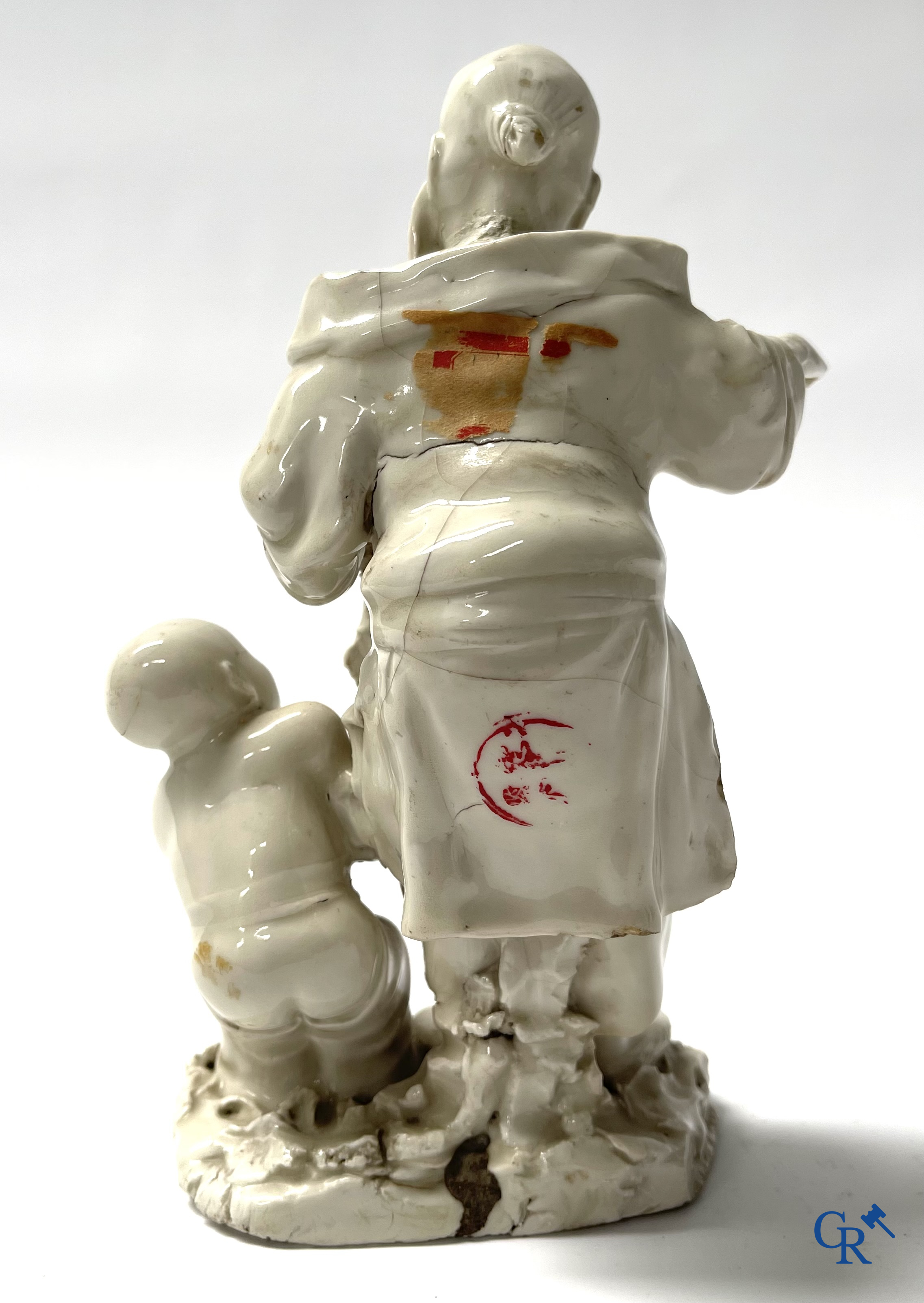 Aziatica. China. Een groep in blanc de Chine. 18e eeuw.